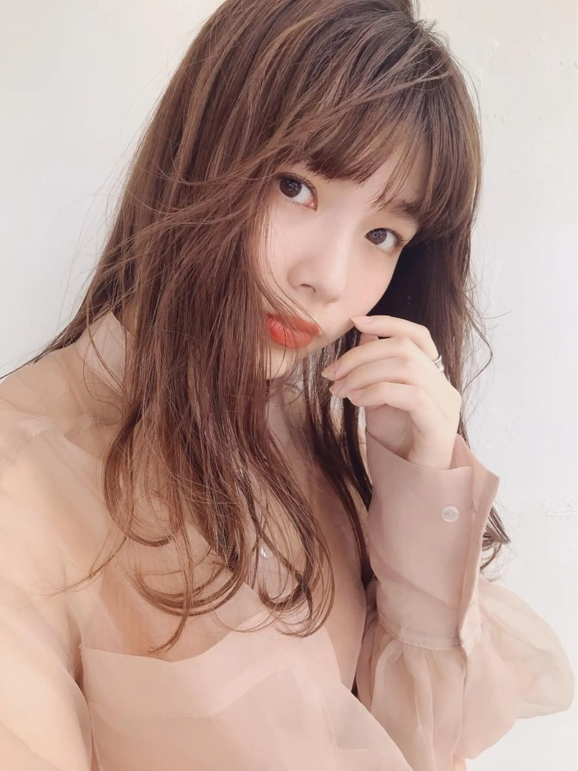 セミロング 鎌倉 彩のヘアスタイル