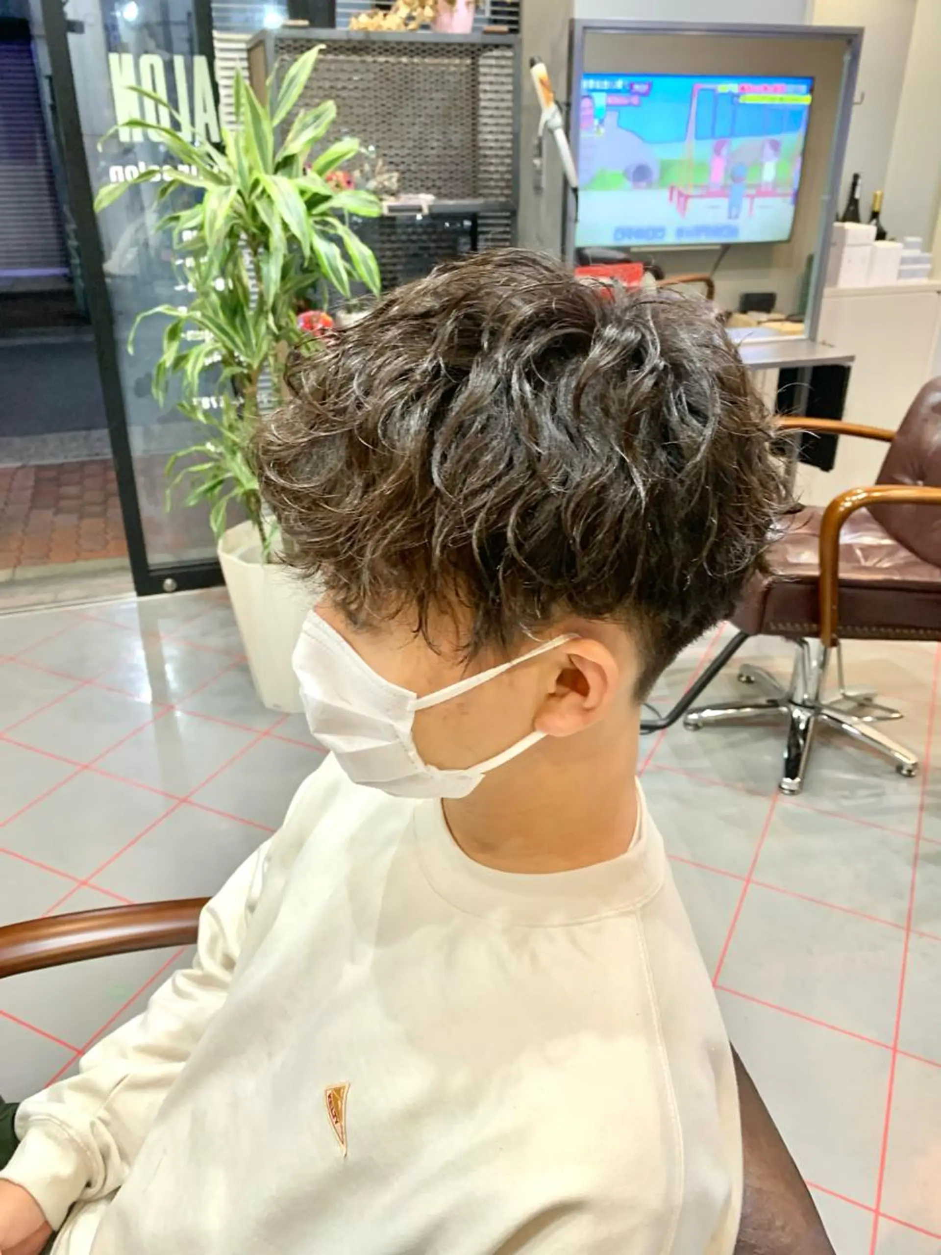 ショート パーマ メンズ メンズパーマ 波巻きパーマ メンズサロン　アソビ所属・【扱いやすいパーマ】 眞鍋拓己のヘアスタイル