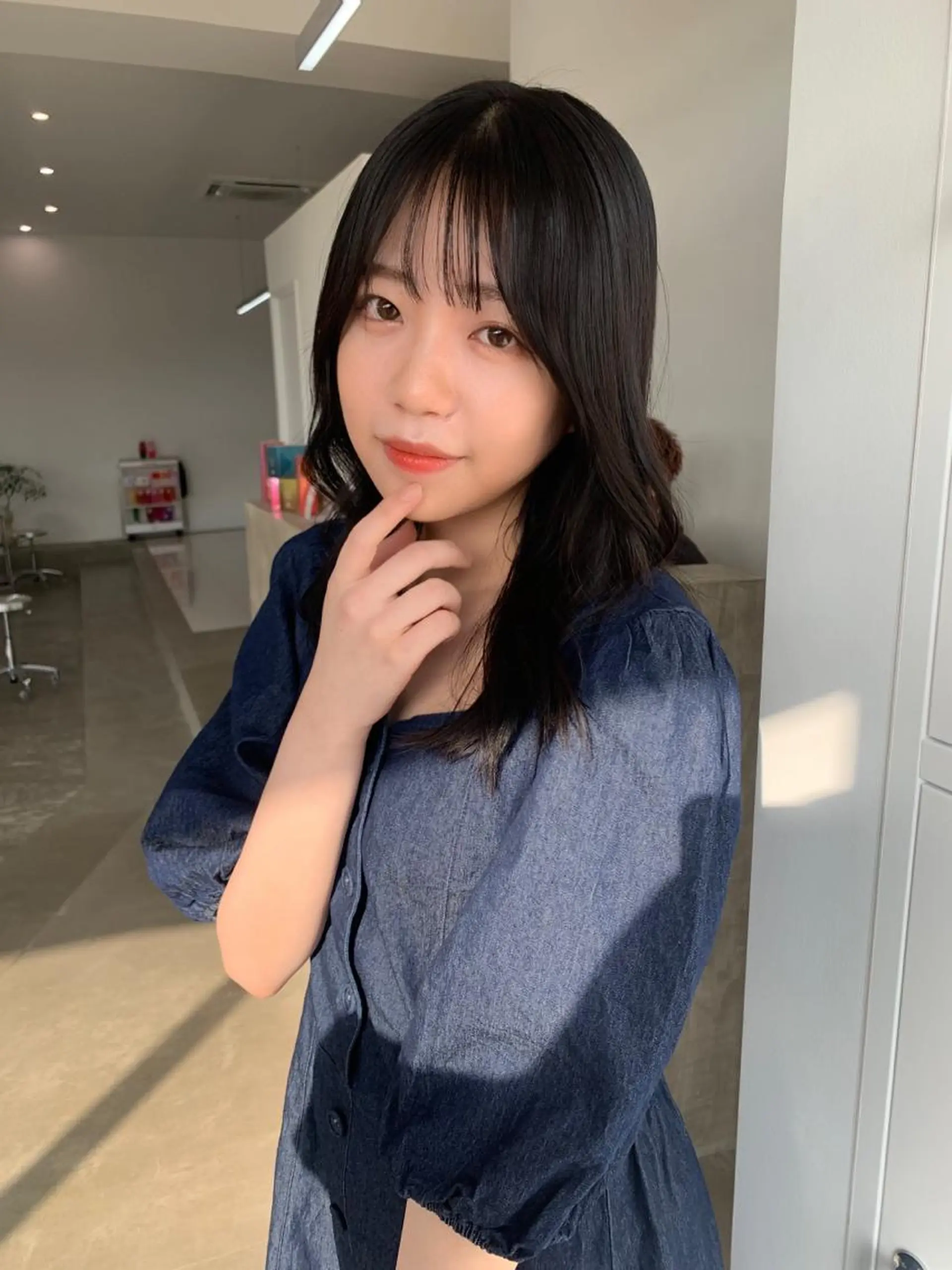 ロング カラー オリーブグレー YU KIのヘアスタイル