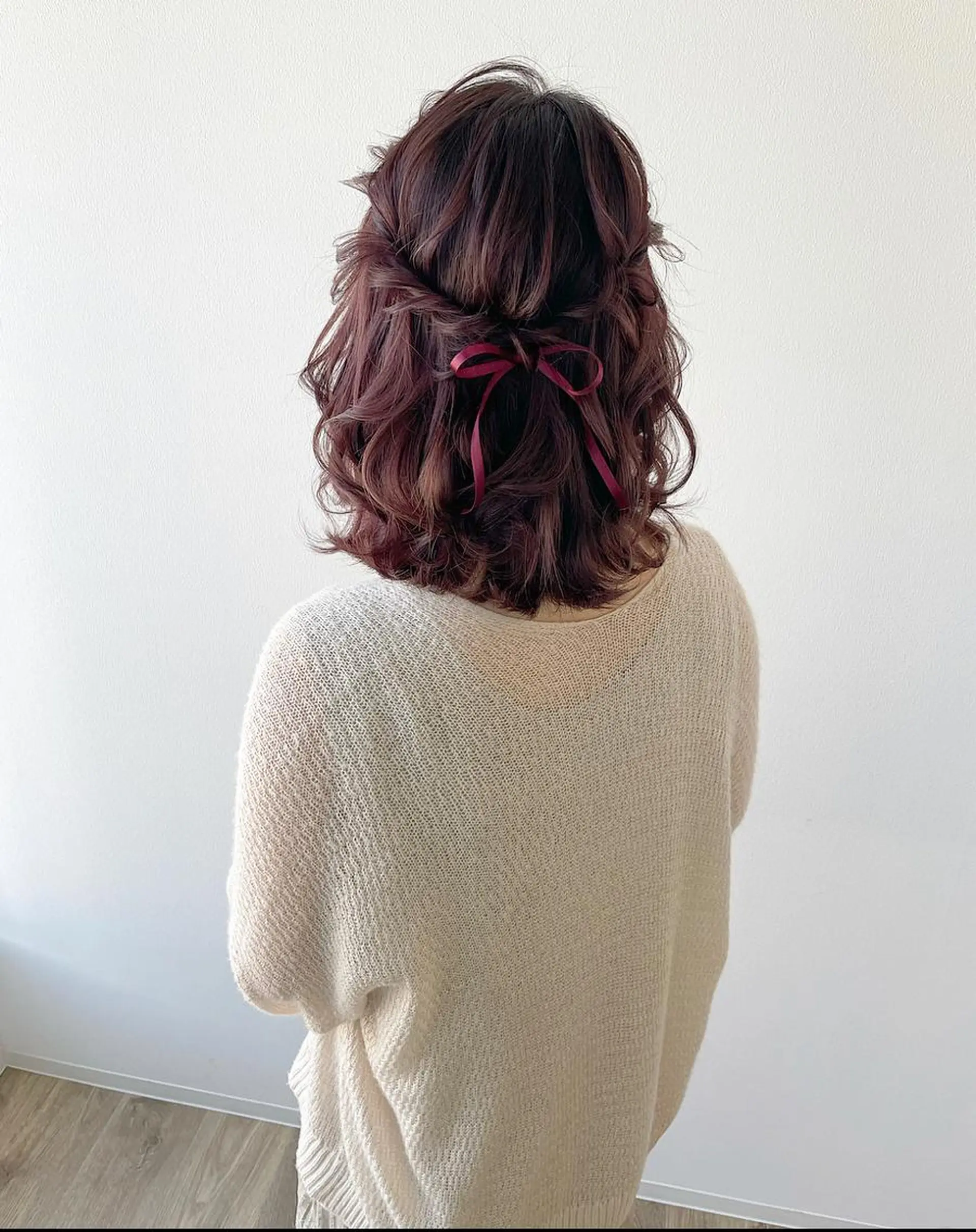 ミディアム カラー ヘアアレンジ ハーフアップ ブラウンカラー ピンクカラー ピンクブラウン autre所属・大久保 ひでなりのヘアスタイル