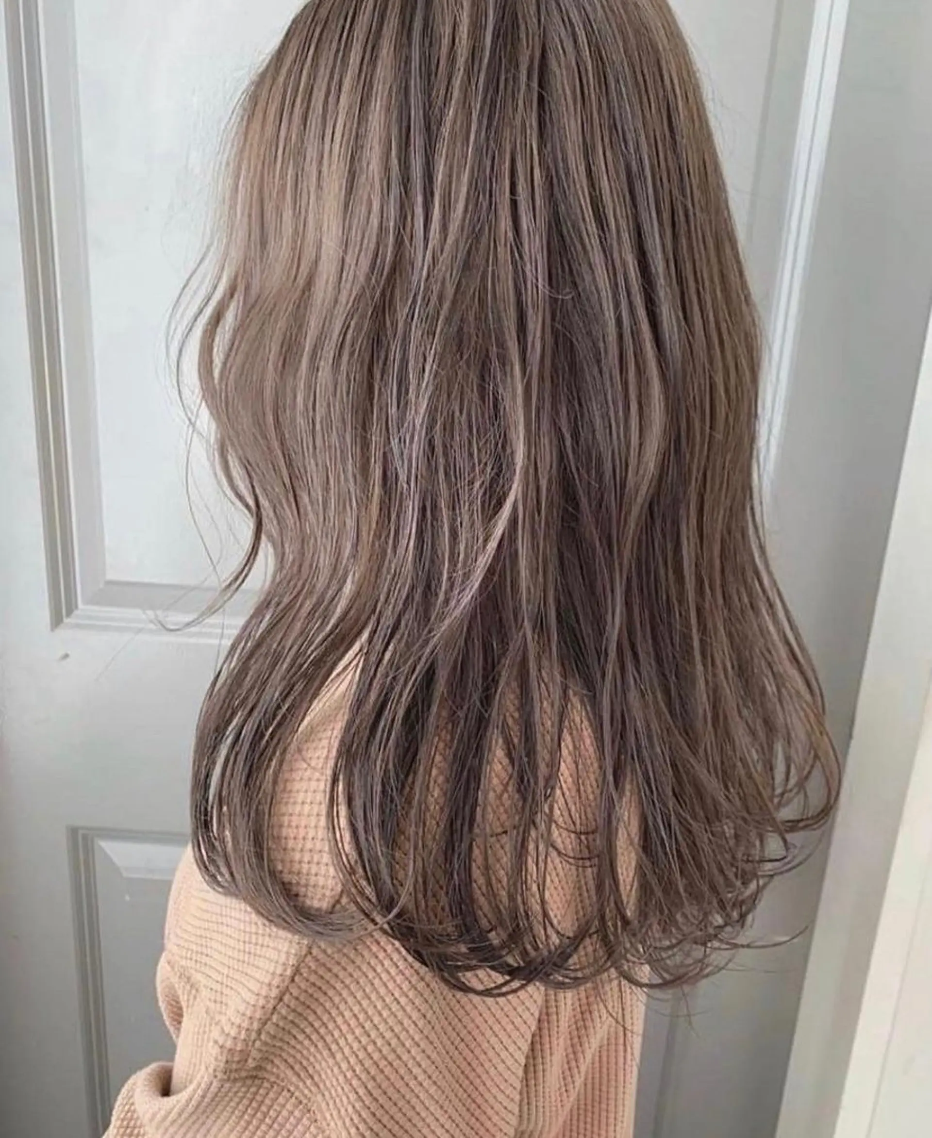 ロング カラー ヘアアレンジ ツガミ リナのヘアスタイル