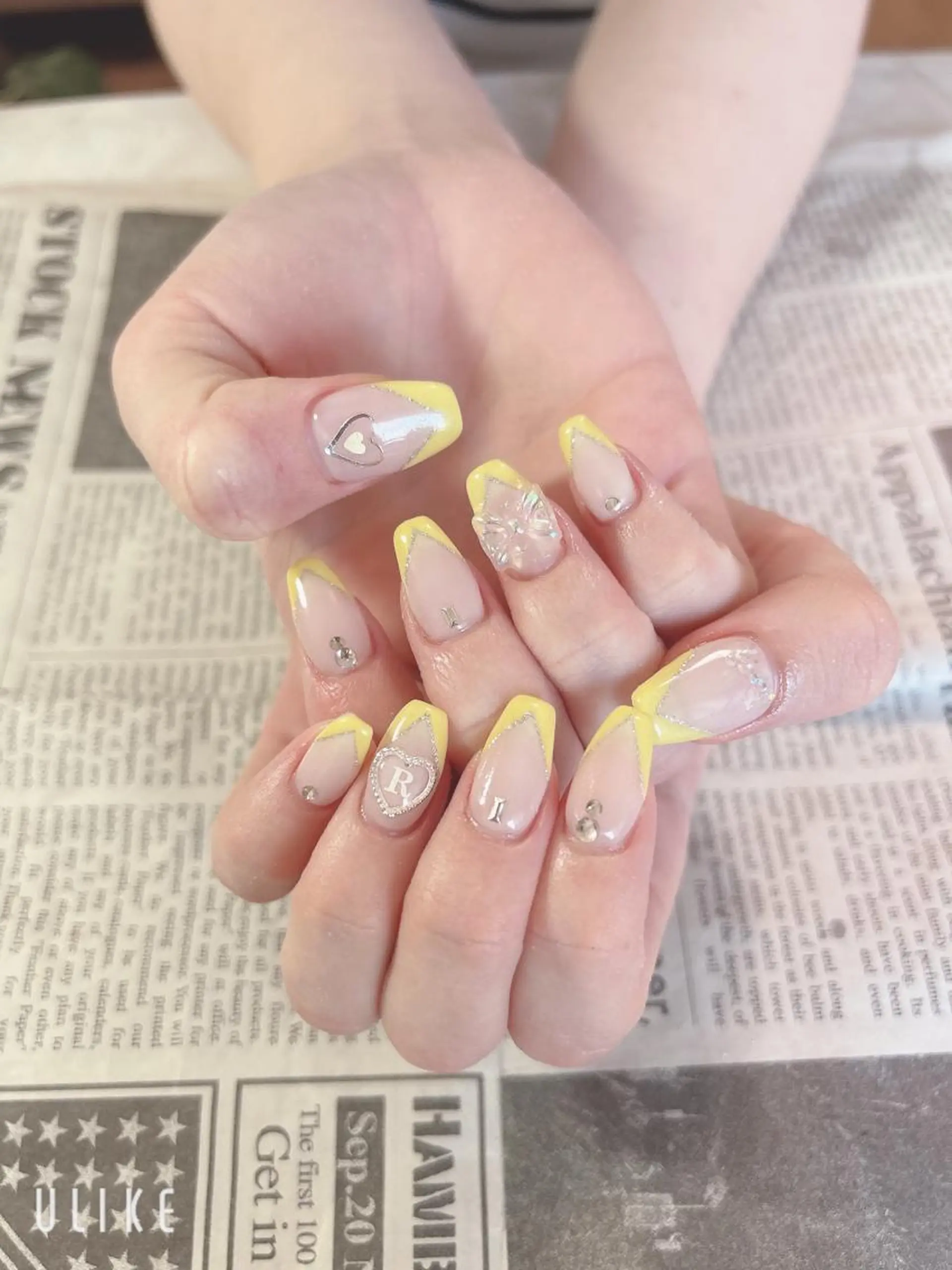 ネイル リボン ハンドネイル ハンドケア 森山 舞のネイルデザイン