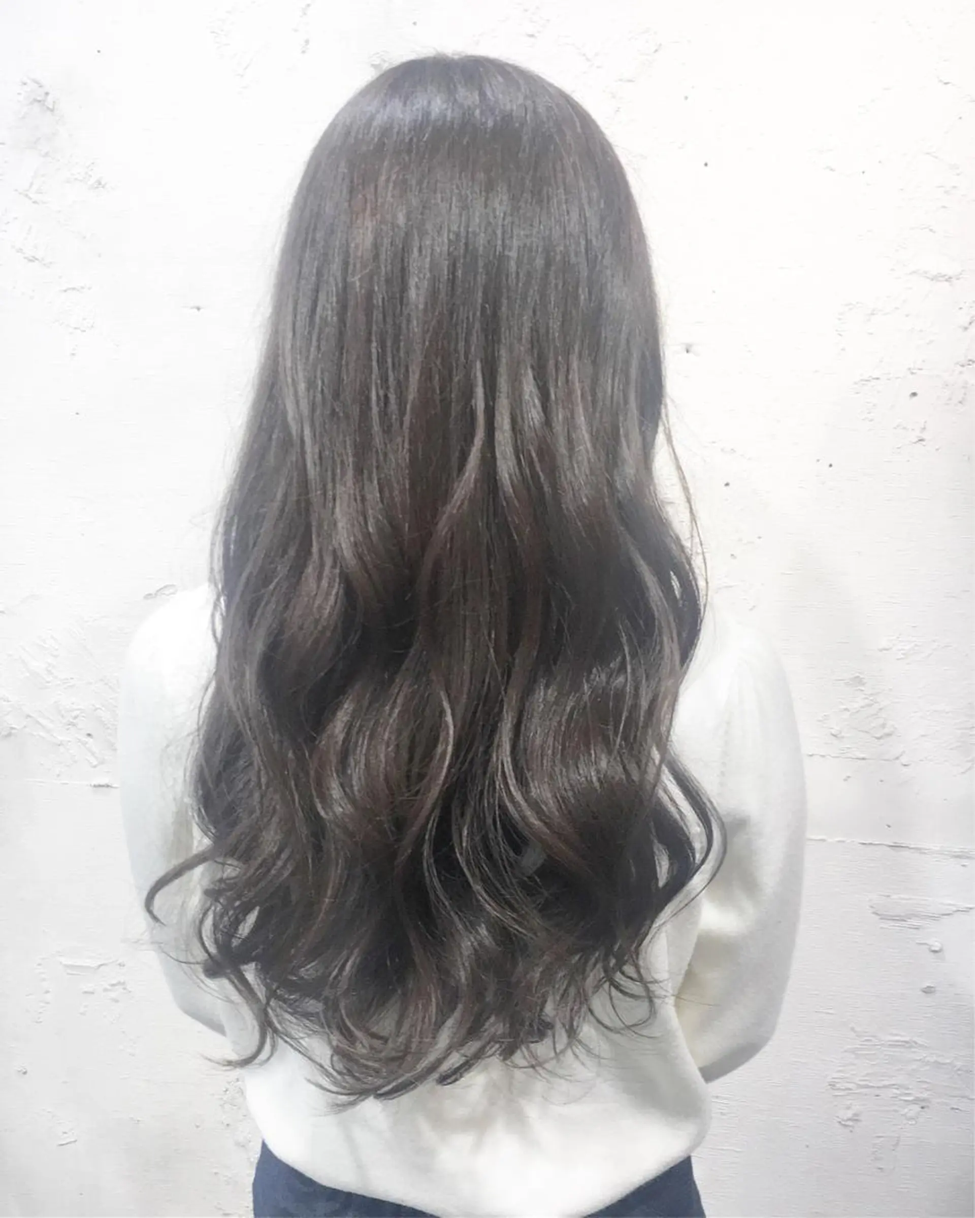 セミロング カラー パーマ 透明感カラー グレージュ ✨艶髪✨透明感✨ 山内大樹のヘアスタイル