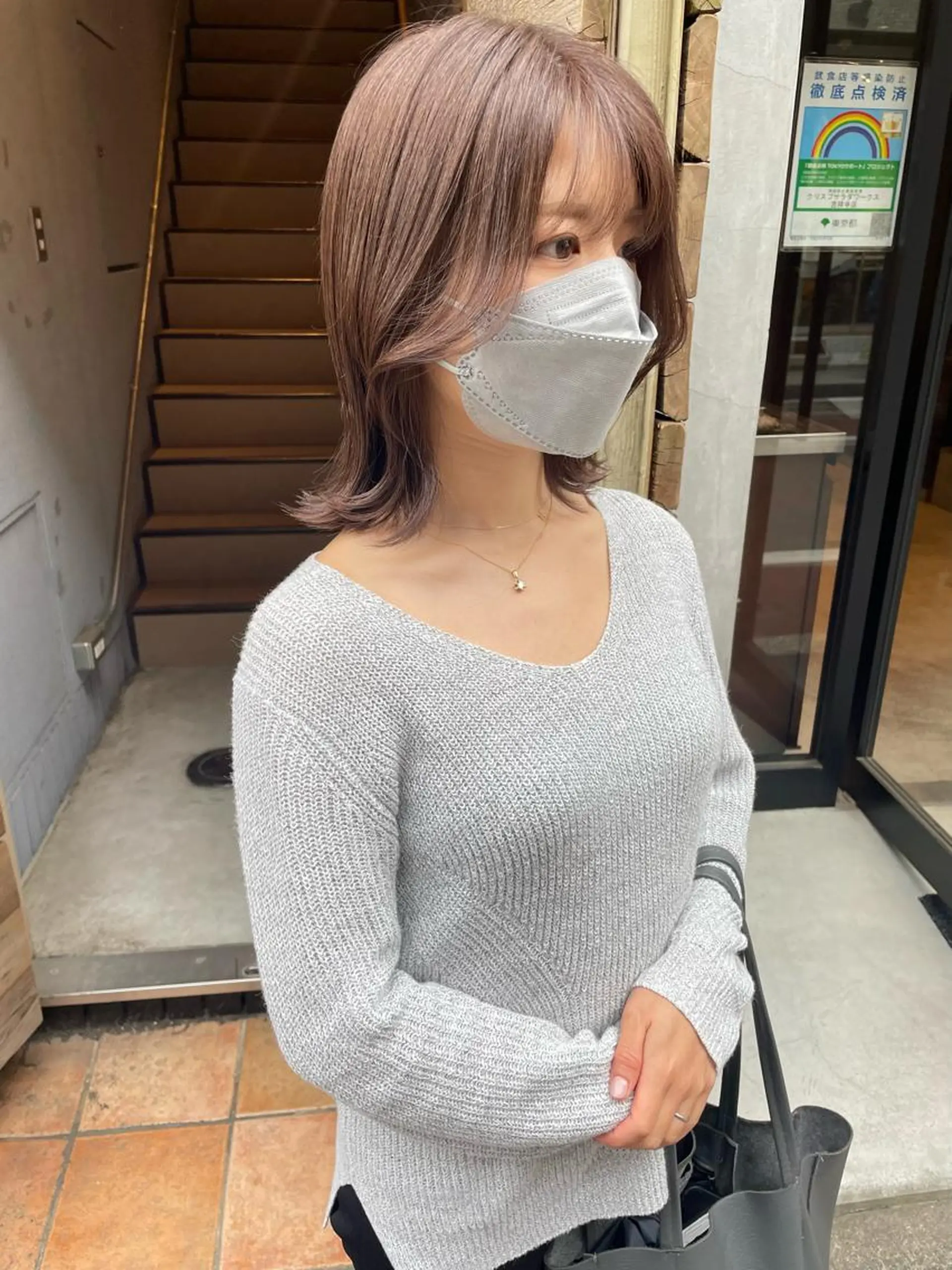 ミディアム カラー ボブレイヤー アッシュ ベージュカラー ブリーチ ブラウンカラー 🩰オリーブ/ ベージュ松本咲花🩰のヘアスタイル