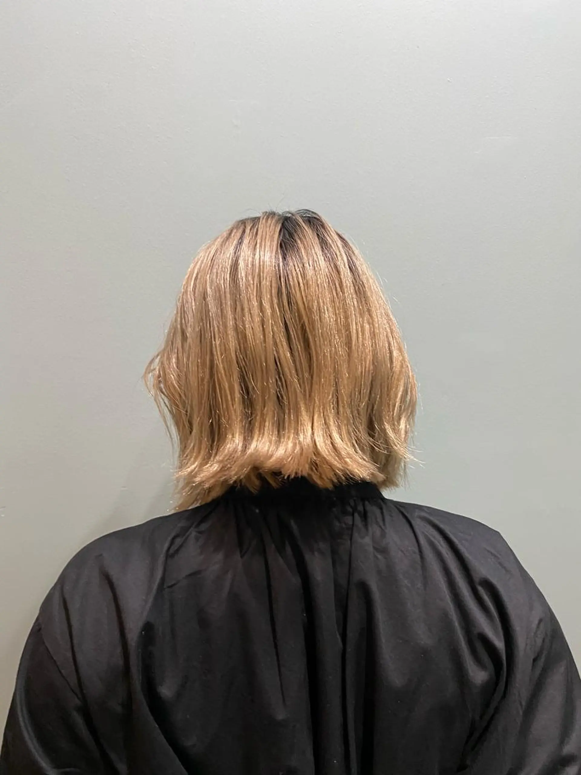 ショート カラー 美髪ストレート 川本雄己のヘアスタイル