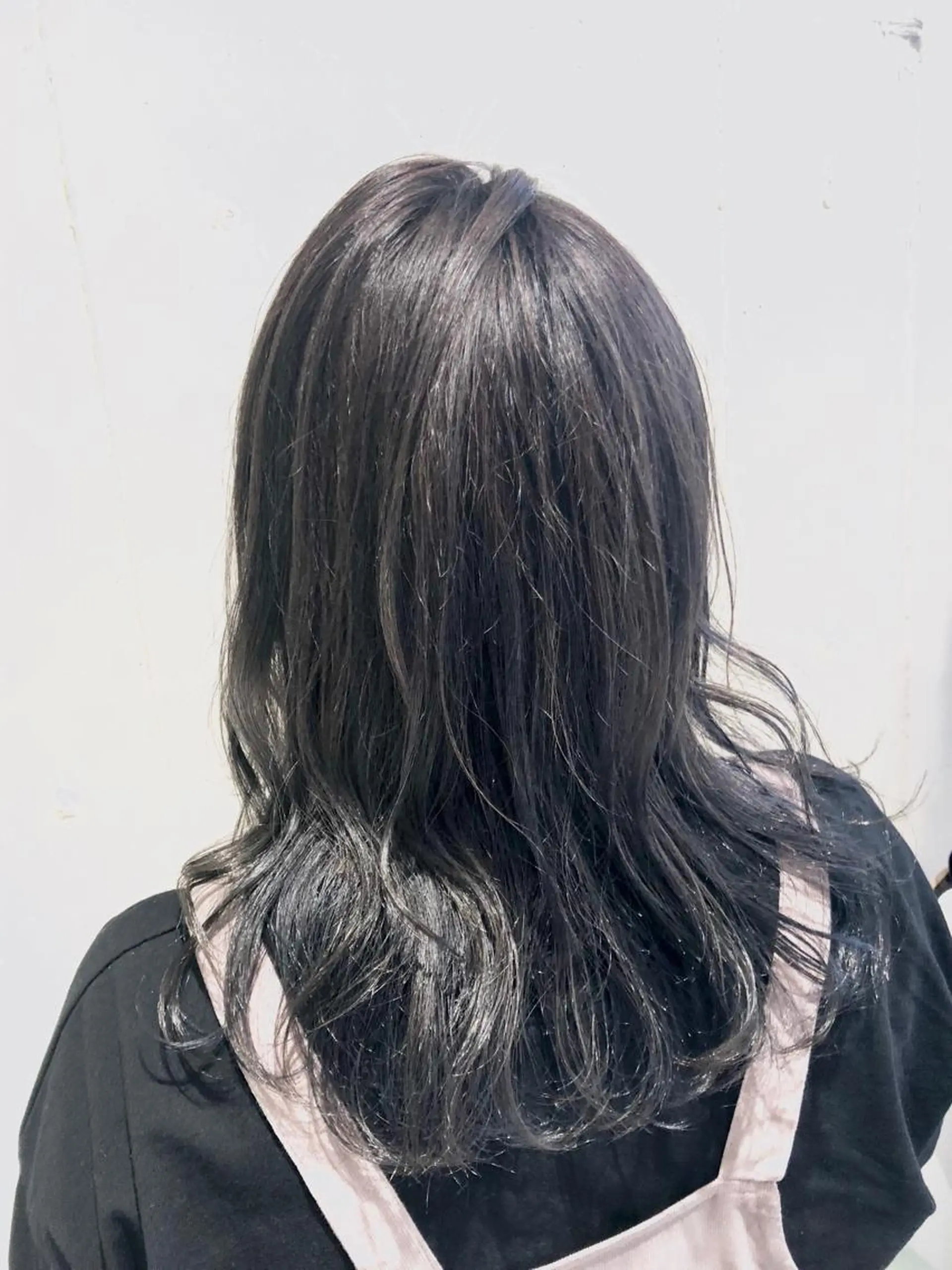 ミディアム カラー パーマ ヘアアレンジ アッシュ ベージュカラー ブリーチ 透明感カラー グラデーションカラー 【ツヤ髪美容師】 ツダケイスケのヘアスタイル