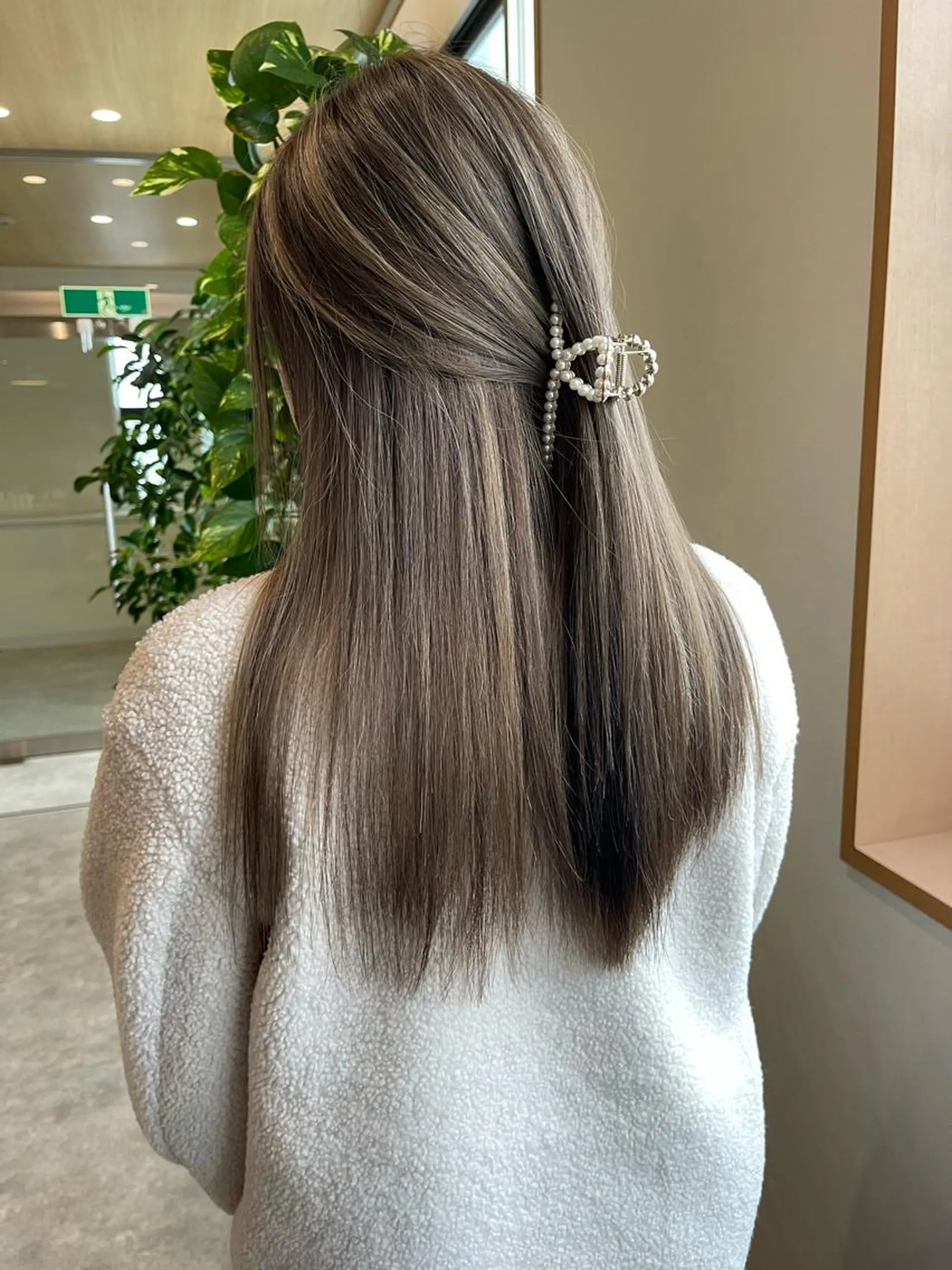 セミロング カラー ハイライトカラー ハイライト 清水 亮太／赤み消しカラーのヘアスタイル