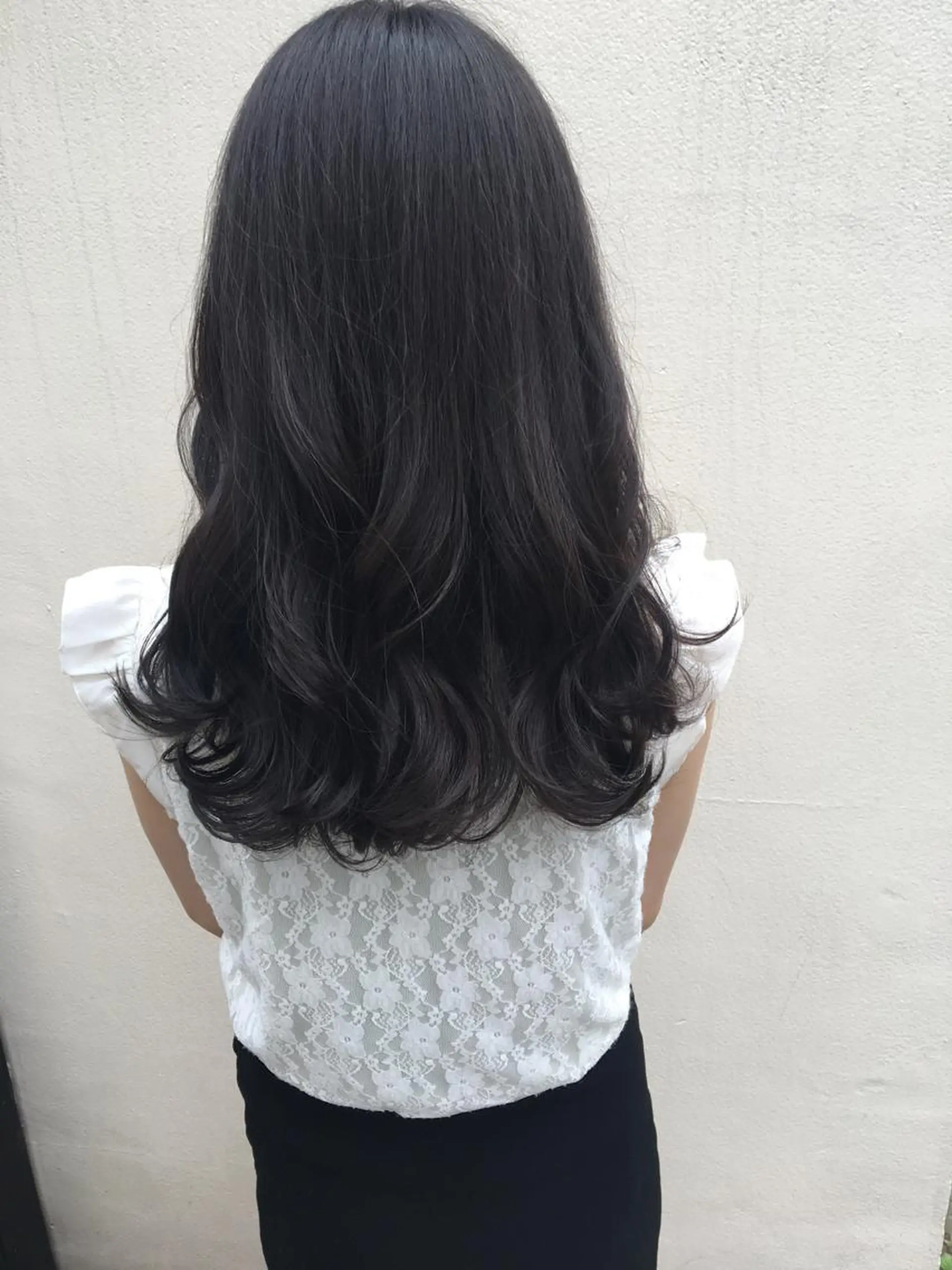 ミディアム カラー THE DAY所属・AKI HASHIMOTOのヘアスタイル