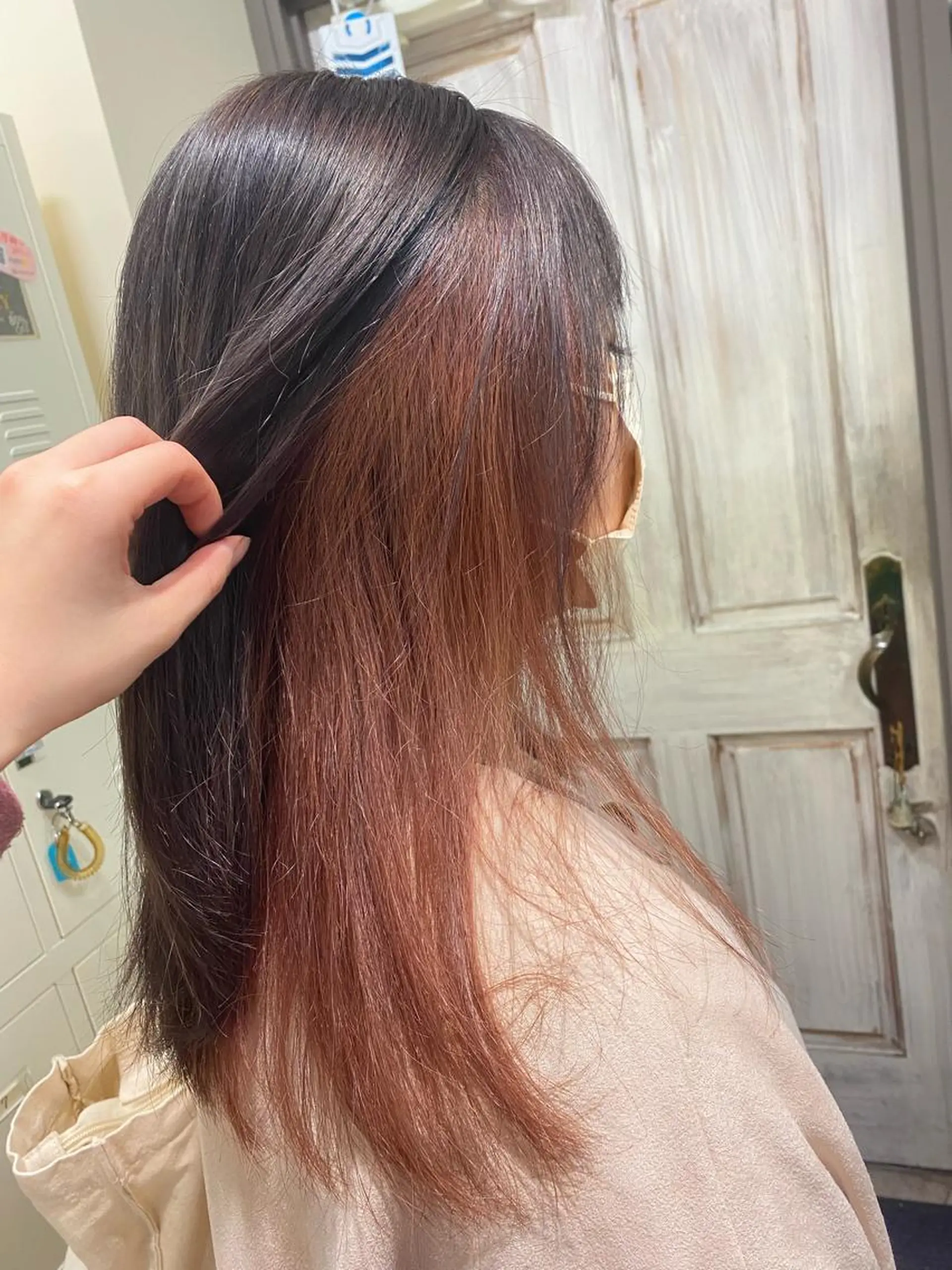 カラー ダブルカラー インナーカラー ピンクカラー 後藤 瀬奈のヘアスタイル