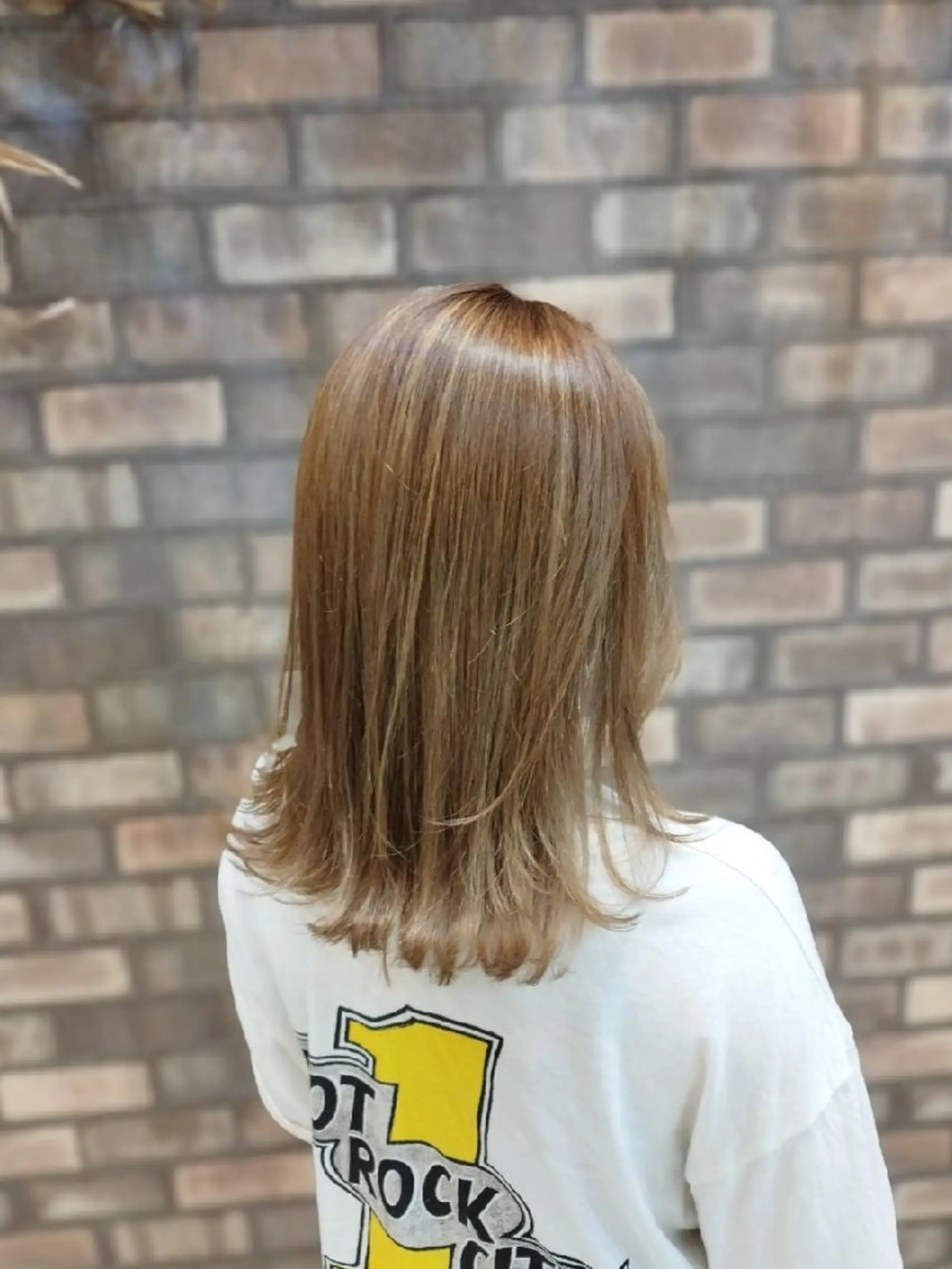 セミロング カラー セミロングパーマ バレイヤージュ ブリーチ ケアブリーチ ダブルカラー カット ヘアカラー トリートメント 艶髪×美髪✨ newi八王子のヘアスタイル