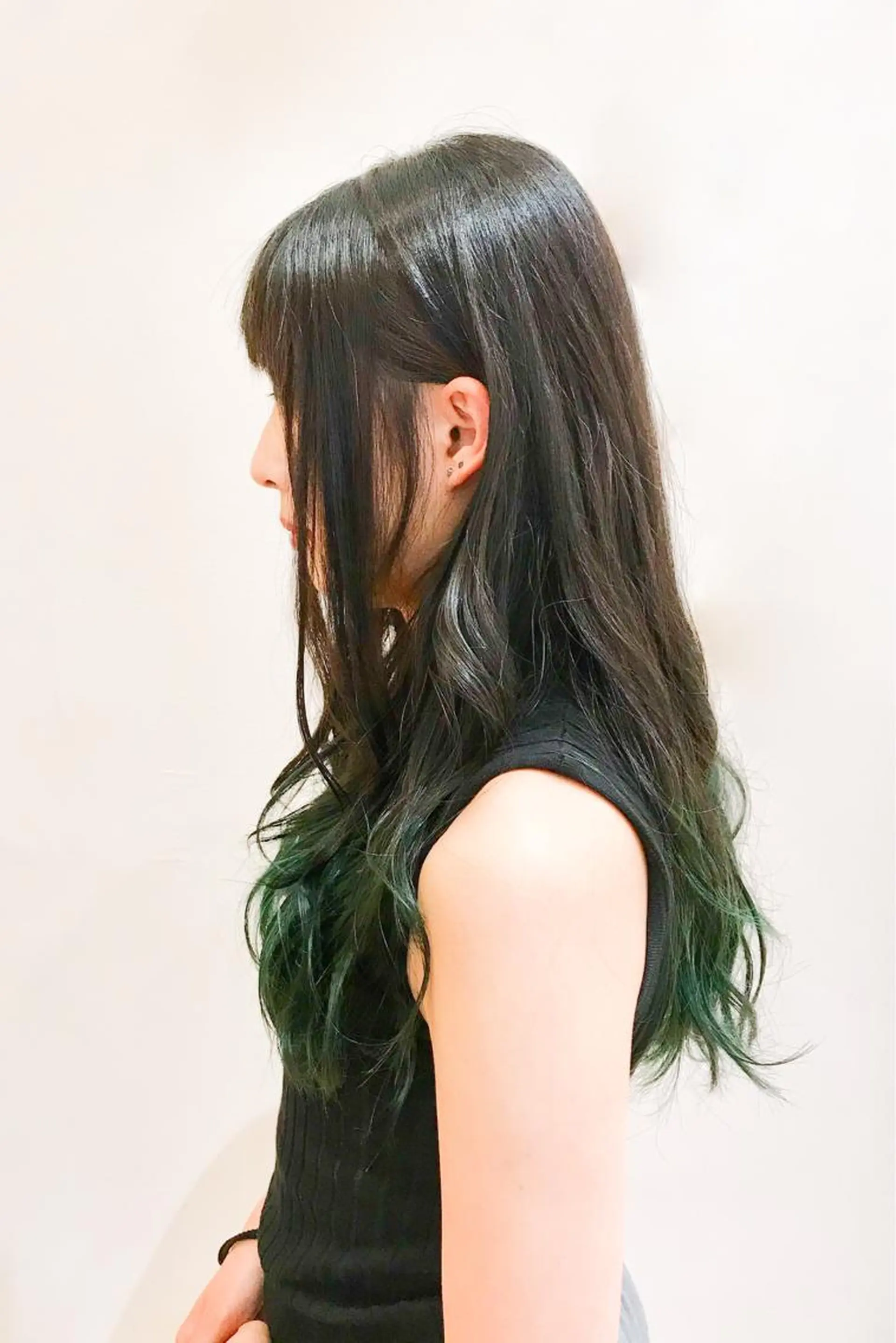 ロング 浦田 智里のヘアスタイル