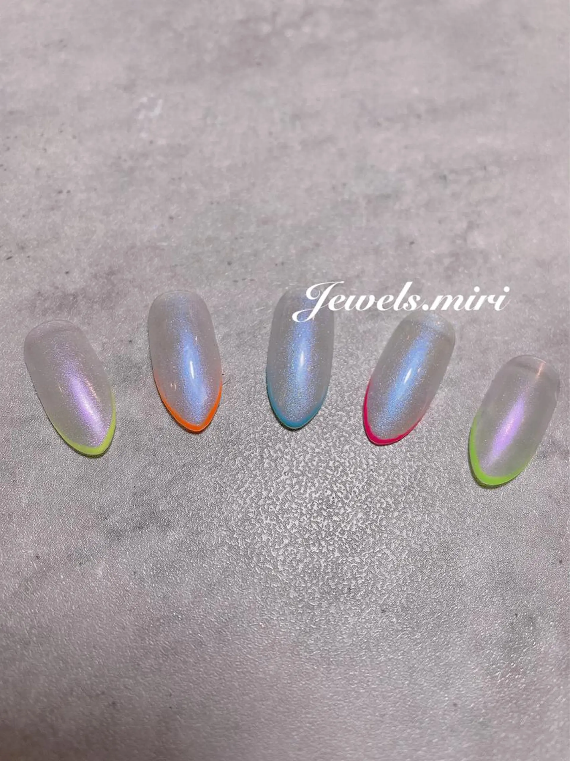 ネイル オーロラネイル フレンチネイル ジェルネイル キラキラネイル シンプルネイル Jewels nail lily 白楽所属・ネイルサロン Jewels Mのネイルデザイン