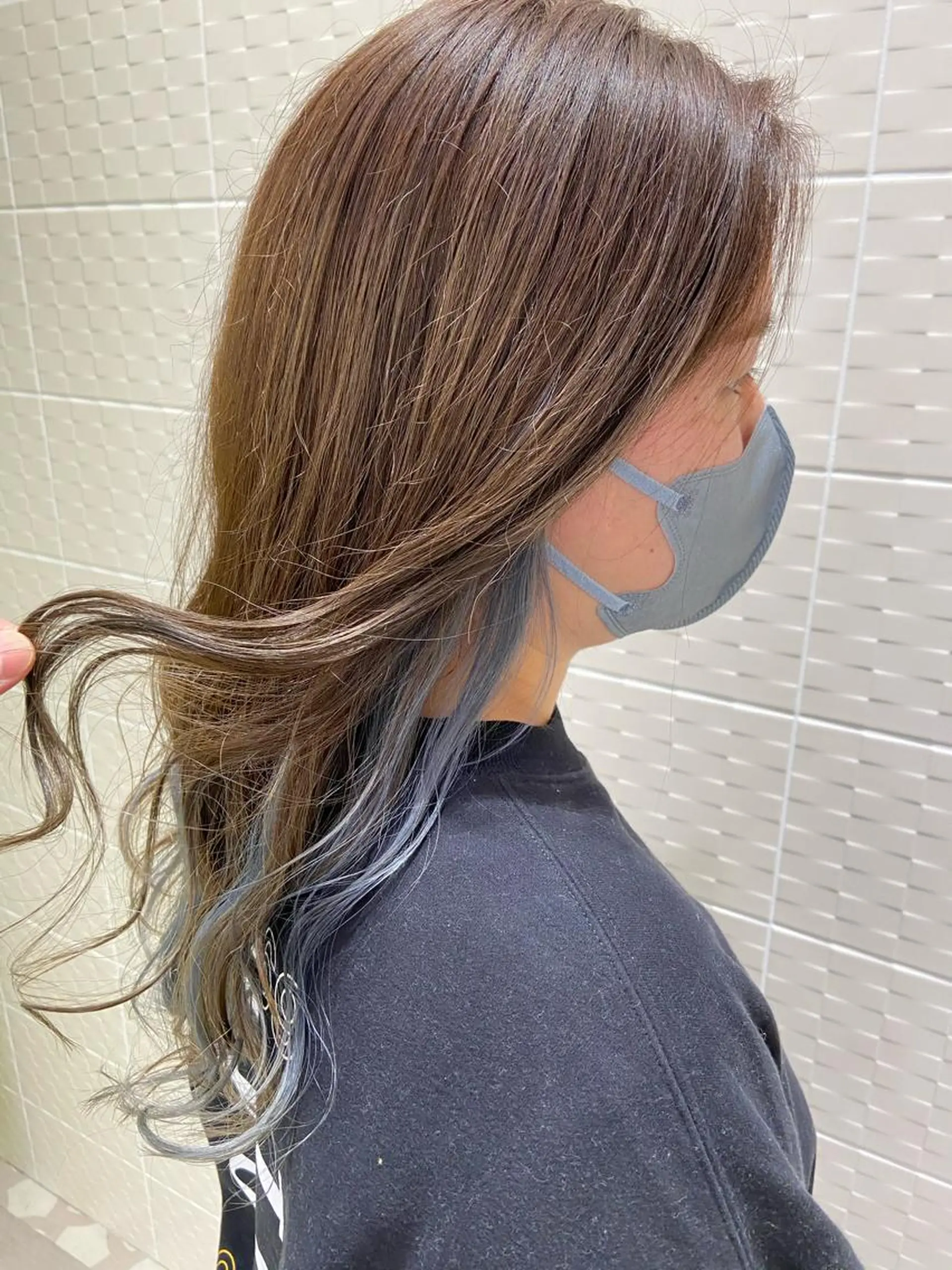 ロング アッシュ ロング 日置美容室所属・石井 佑飛のヘアスタイル