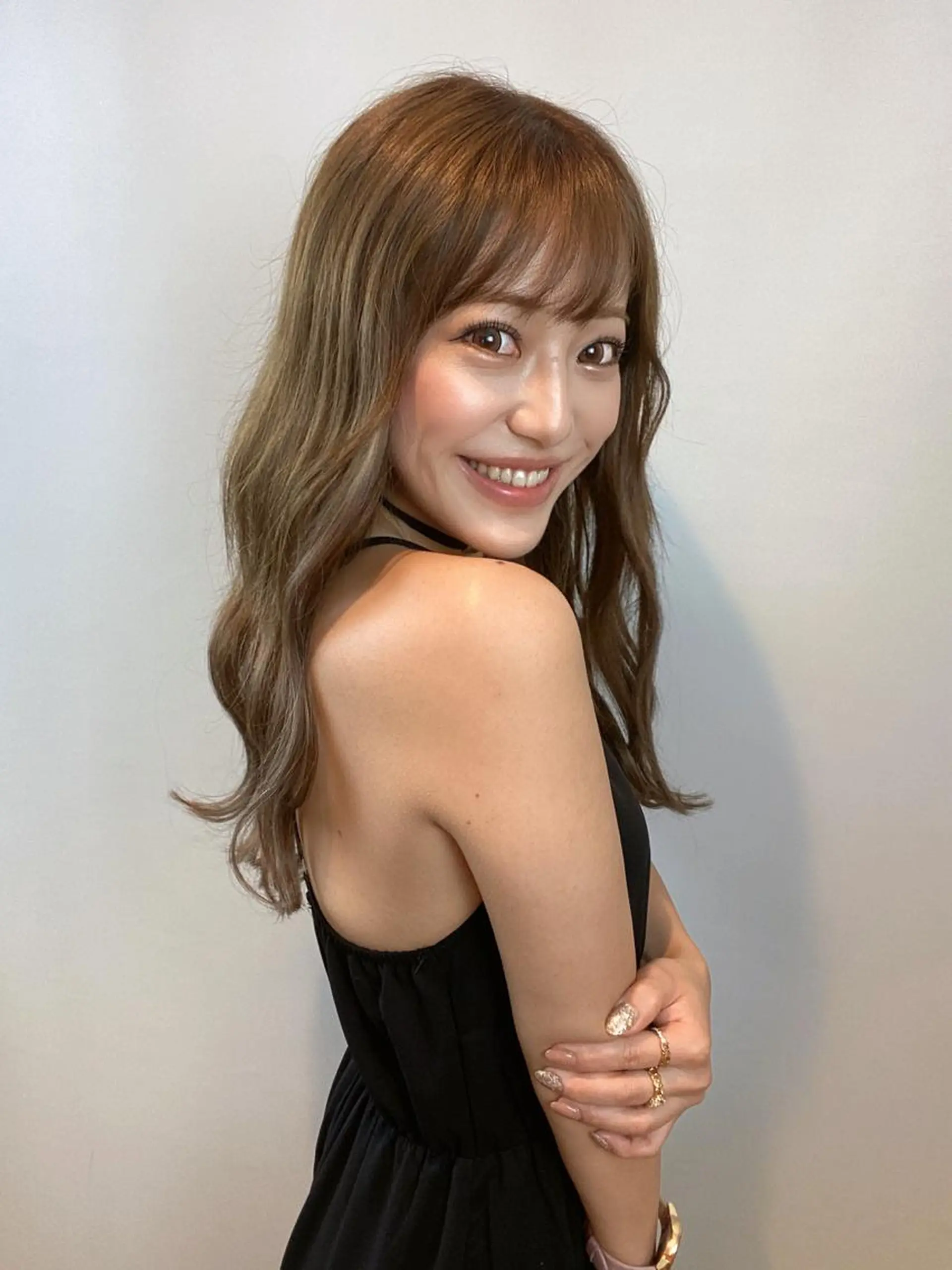 セミロング アールバイニーナ所属・R by NINA アールバイニーナのヘアスタイル