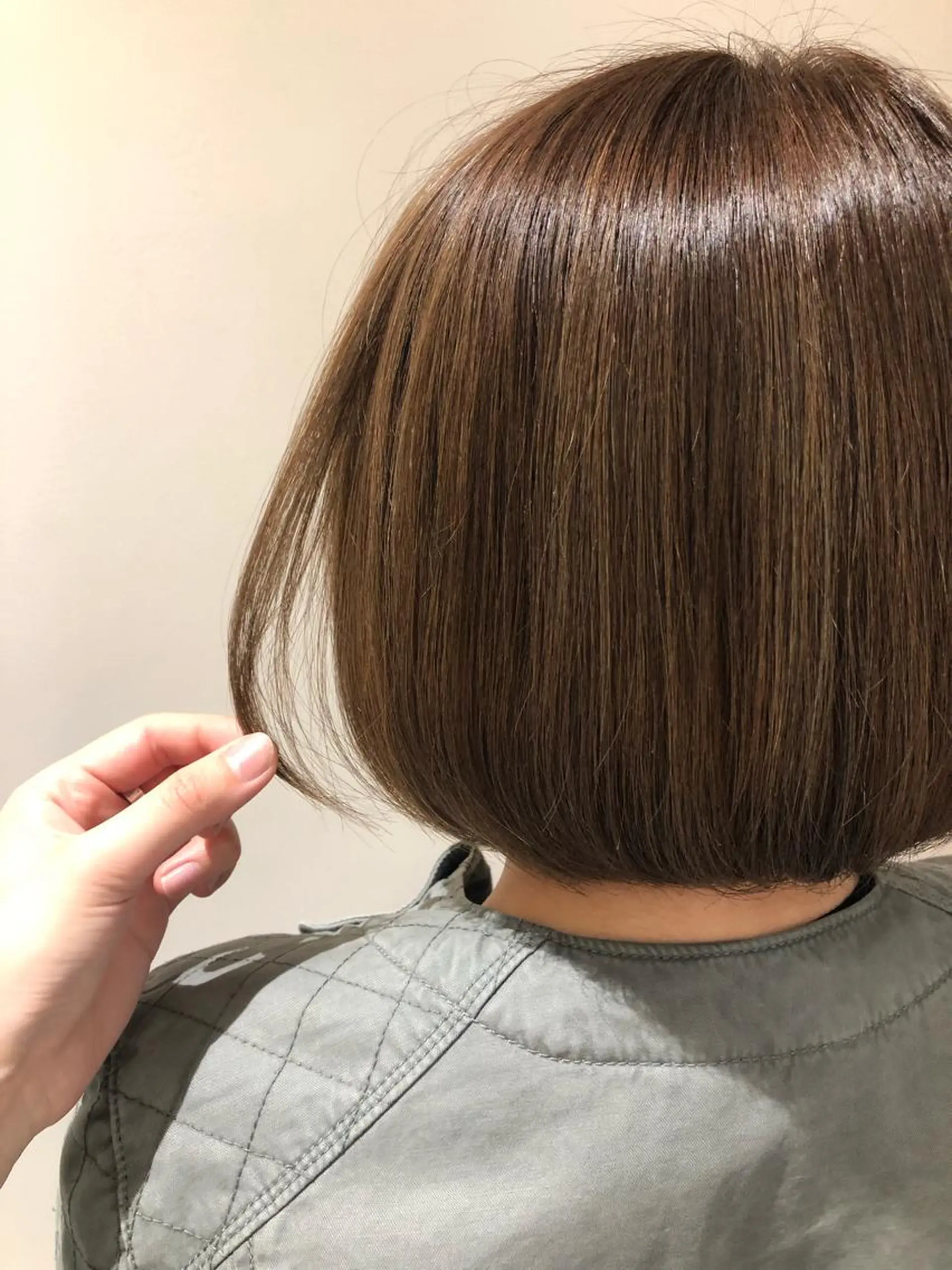 ミディアム カラー パーマ ヘアアレンジ メンズ キッズ ネイル マツエク・マツパ ボブ カット 縮毛矯正 トリートメント 韓国ヘア♡おくれ毛♡ ボブ♡sayakaのヘアスタイル