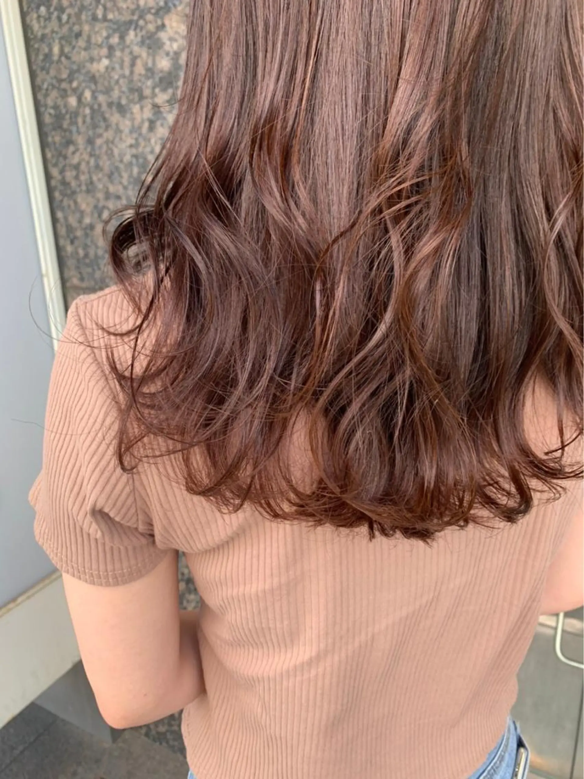 カラー インナー×縮毛矯正 ピンクカラー澤井里菜のヘアスタイル