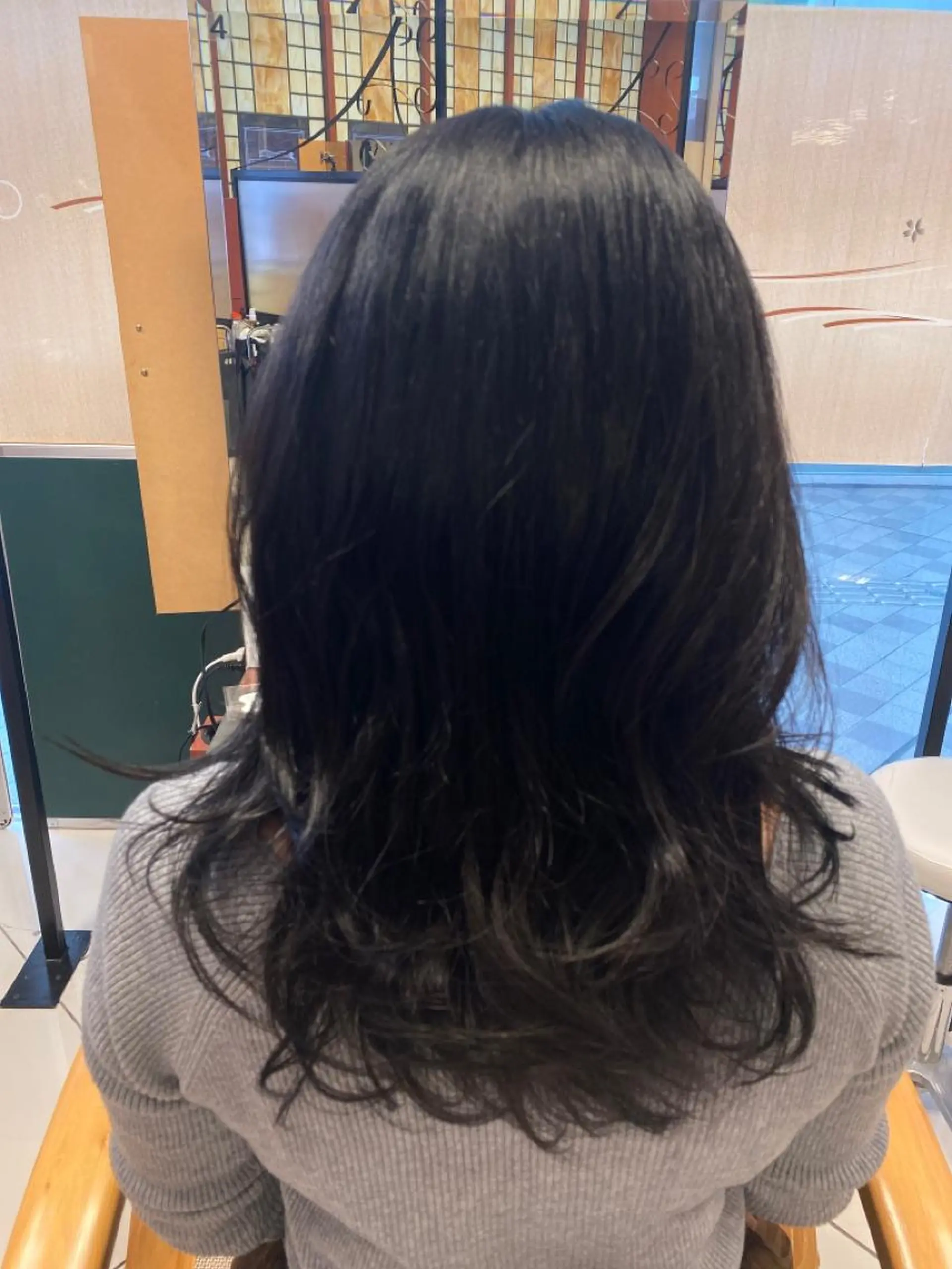 ロング カット ヘアカラー セラ町田店所属・へんみ みかのヘアスタイル