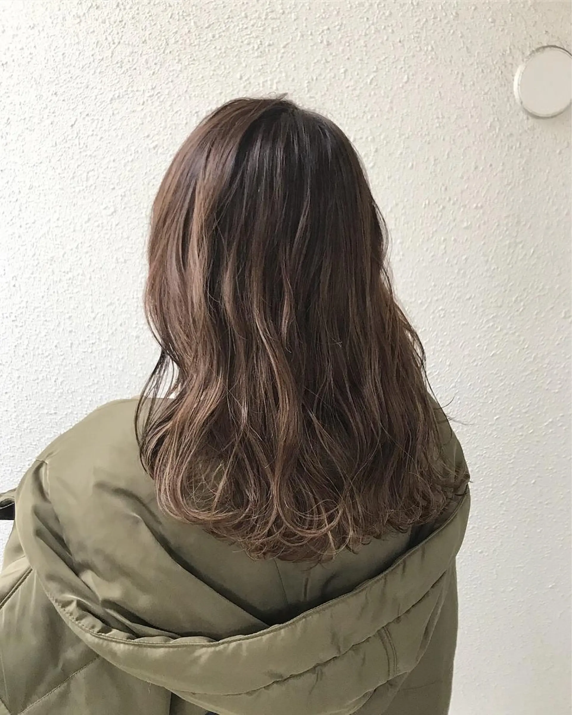 セミロング カラー ダブルカラー グレージュ ハイライトカラー ハイライト インナーカラー/天神 ブリーチ/吉田のヘアスタイル