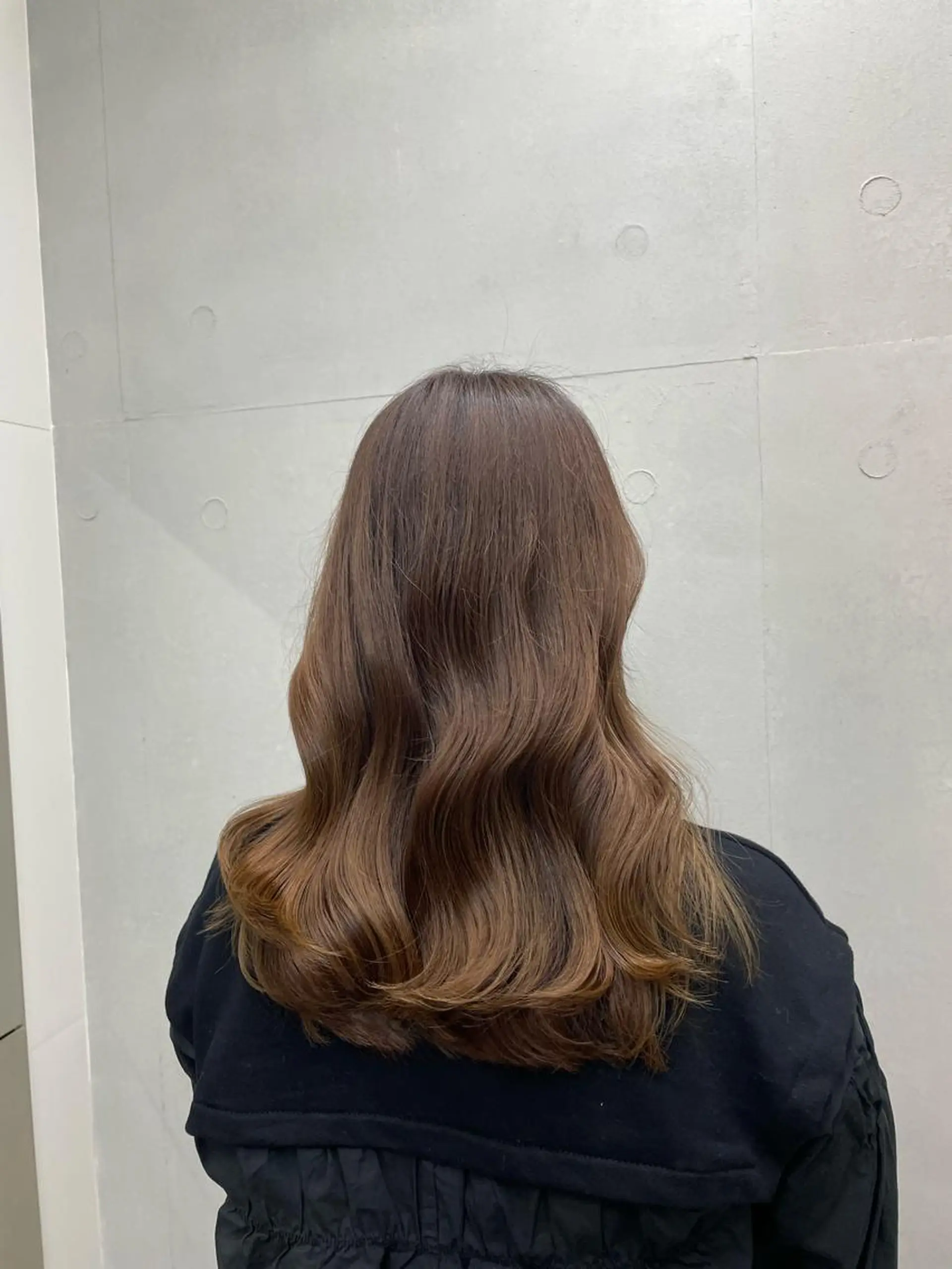 セミロング カラー IO イオリのヘアスタイル