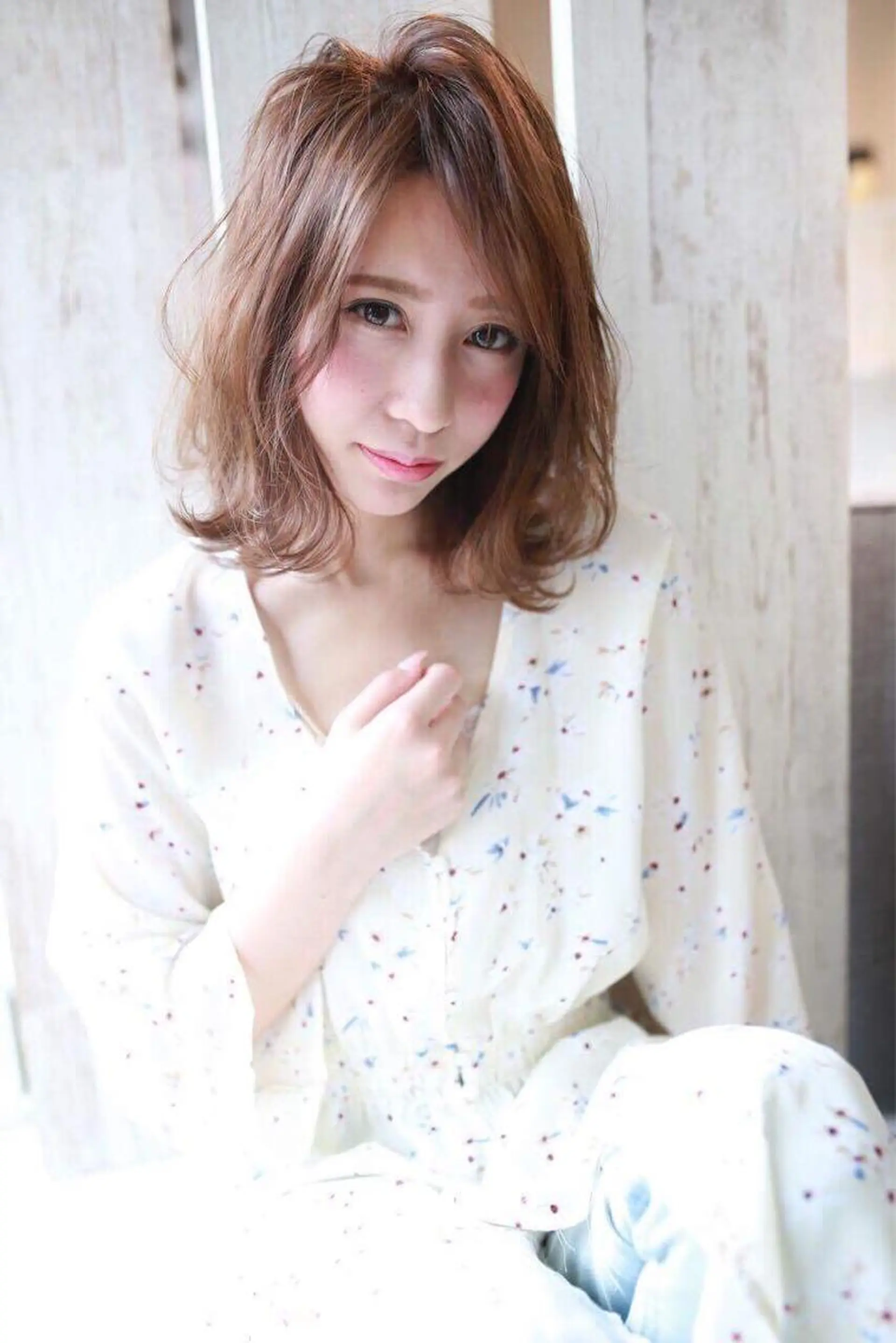 ミディアム カラー パーマ ボブレイヤー ボブ レイヤーカット 外ハネヘア ✖️リーアキト LEEAKITO✖️のヘアスタイル