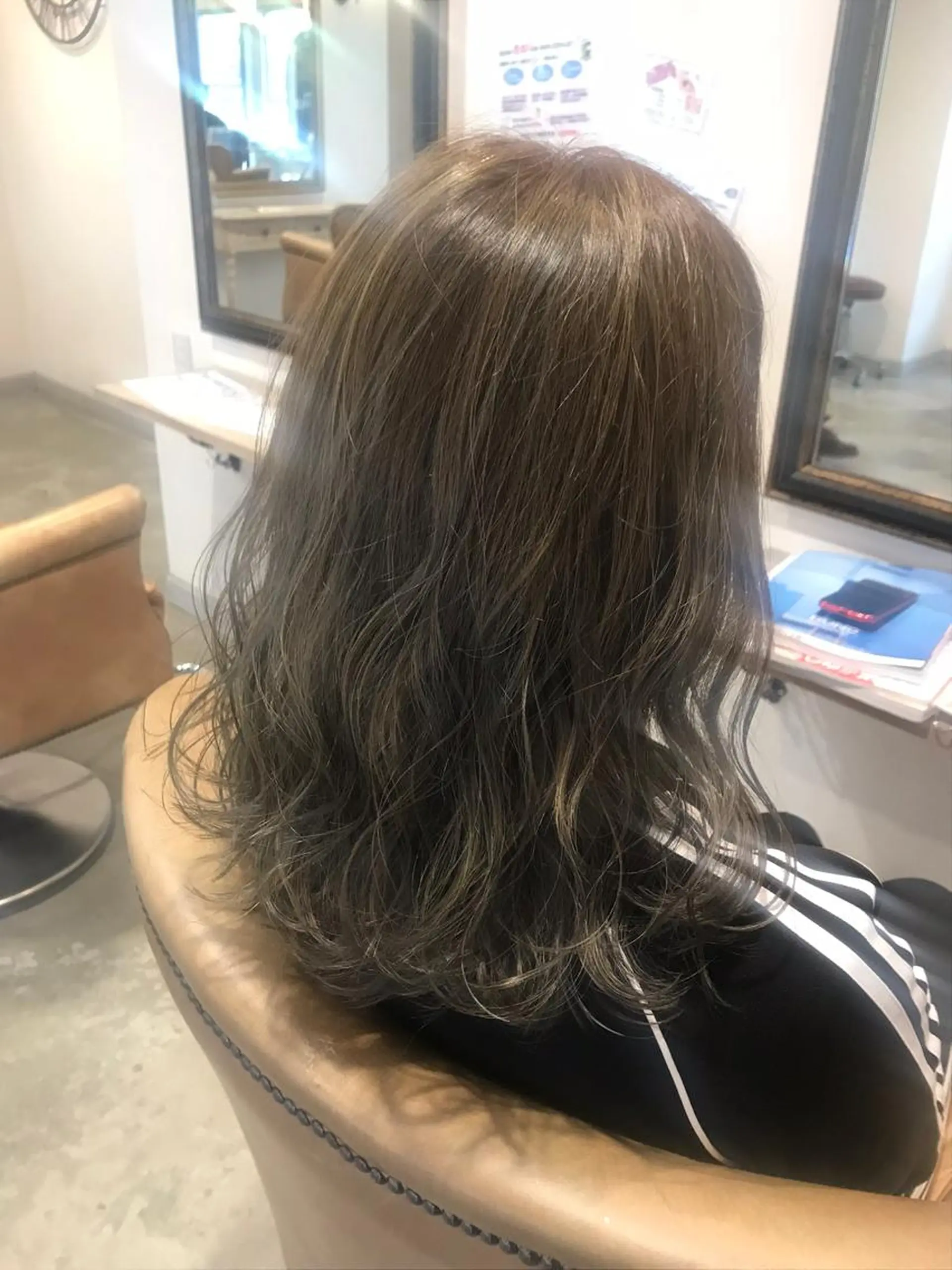 ミディアム カラー パーマ ヘアアレンジ キッズ ネイル マツエク・マツパ ベージュカラー フォギーベージュ ヘアカラー トリートメント 韓国♡ワンホン系 ♡YURIのヘアスタイル