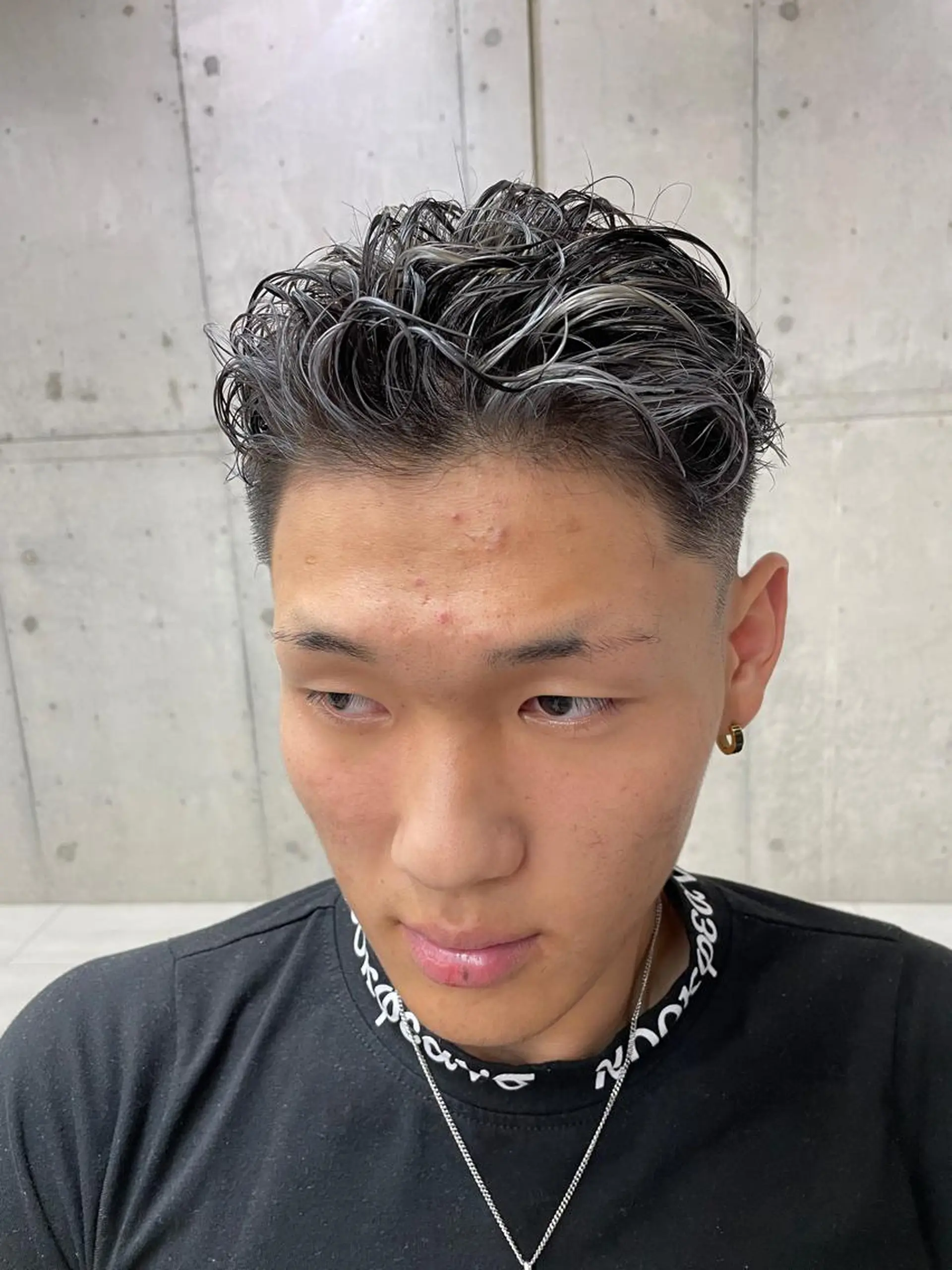 カラー メンズ Kvell&Co.所属・ハイトーン カラーのヘアスタイル