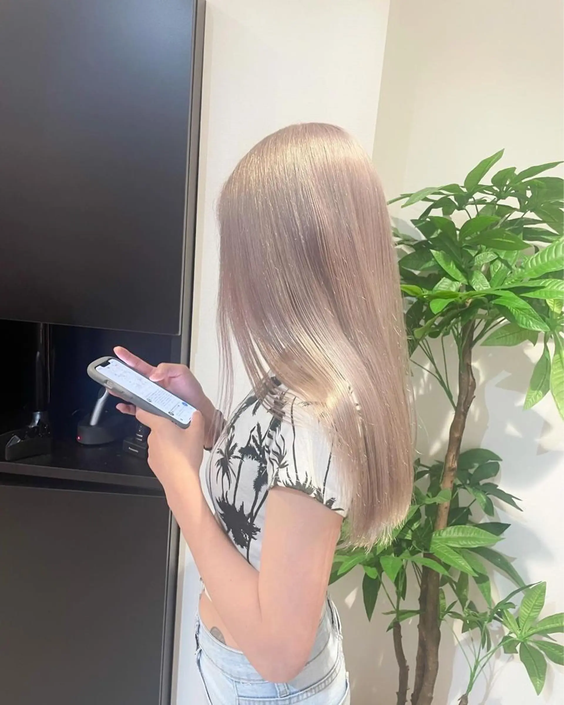 セミロング ヘアカラー ブリーチカラー特化 碇　英朗のヘアスタイル