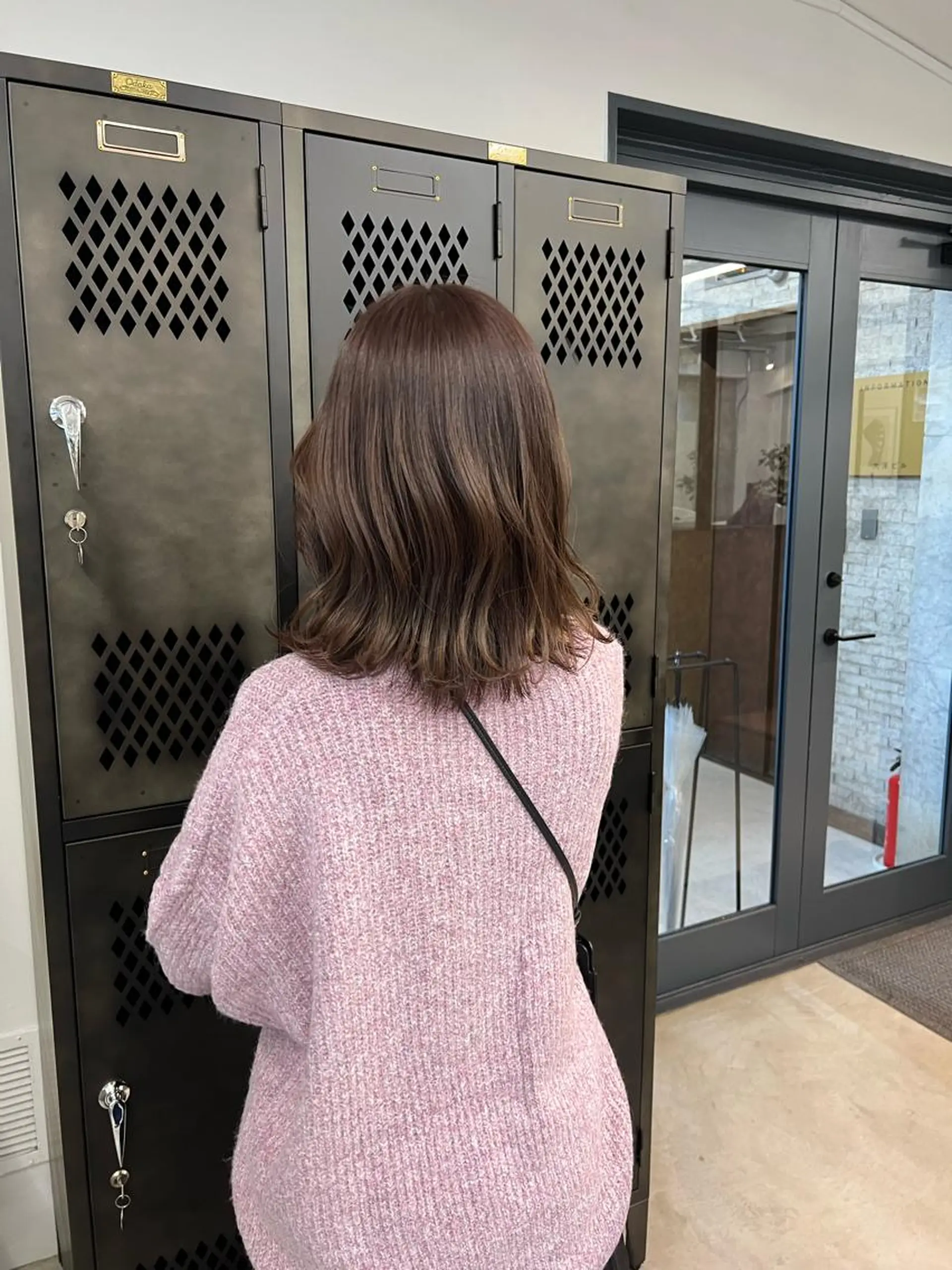 ミディアム INORI /フェイスレイヤーのヘアスタイル