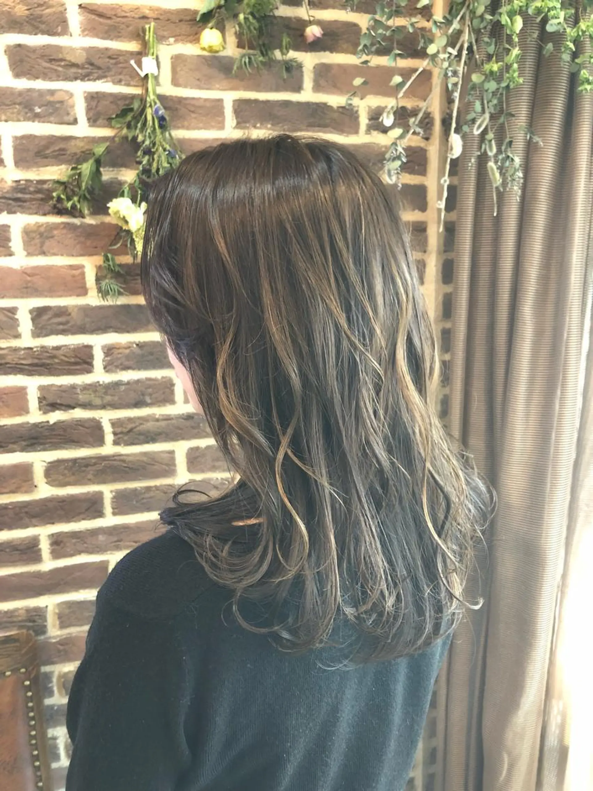 ロング カラー アッシュ ベージュカラー ハイライトカラー 外国人風カラー ハイライト 高橋 隆一のヘアスタイル