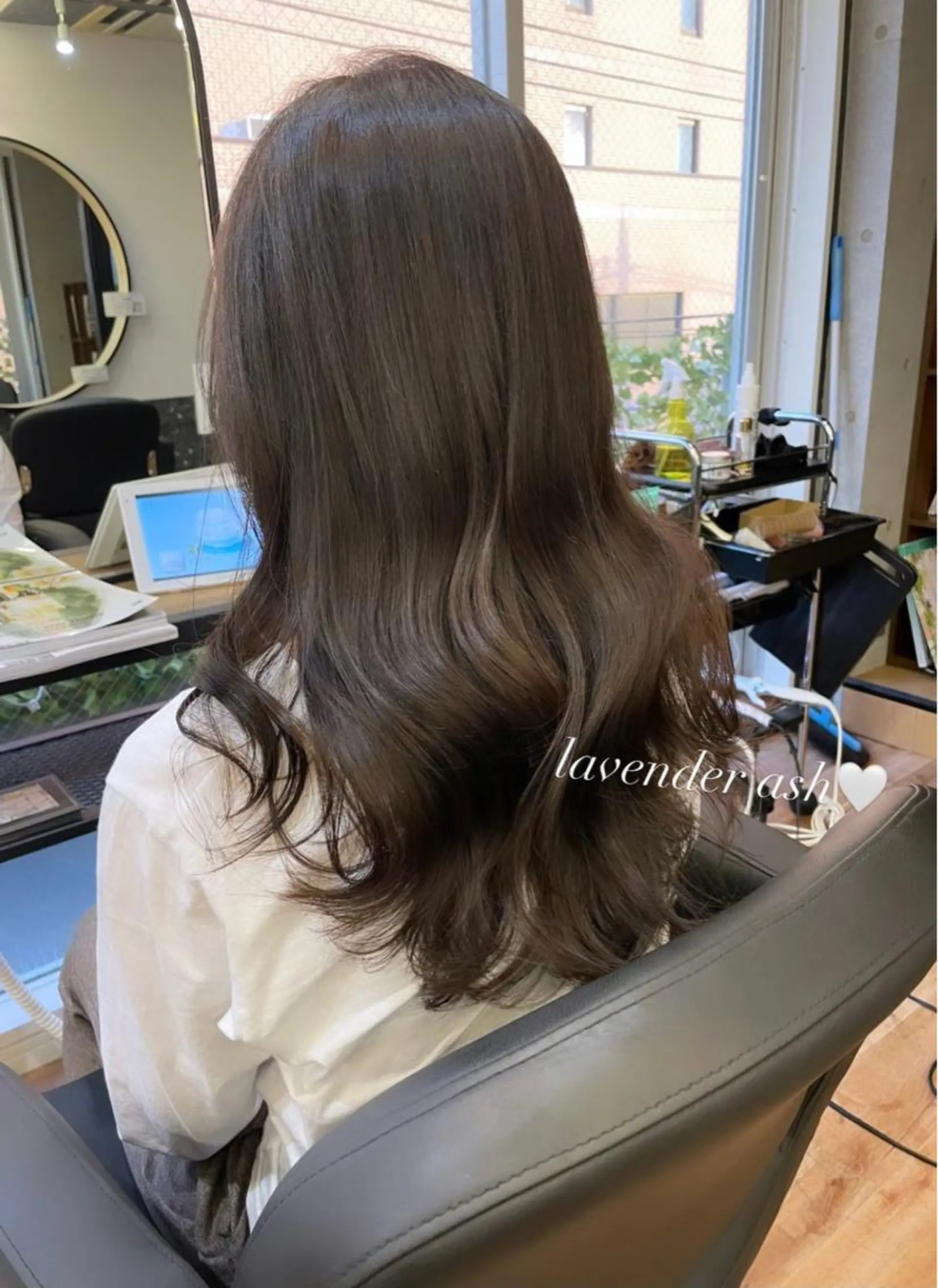 ロング レイヤーカット、 大人可愛い　中村美羅のヘアスタイル