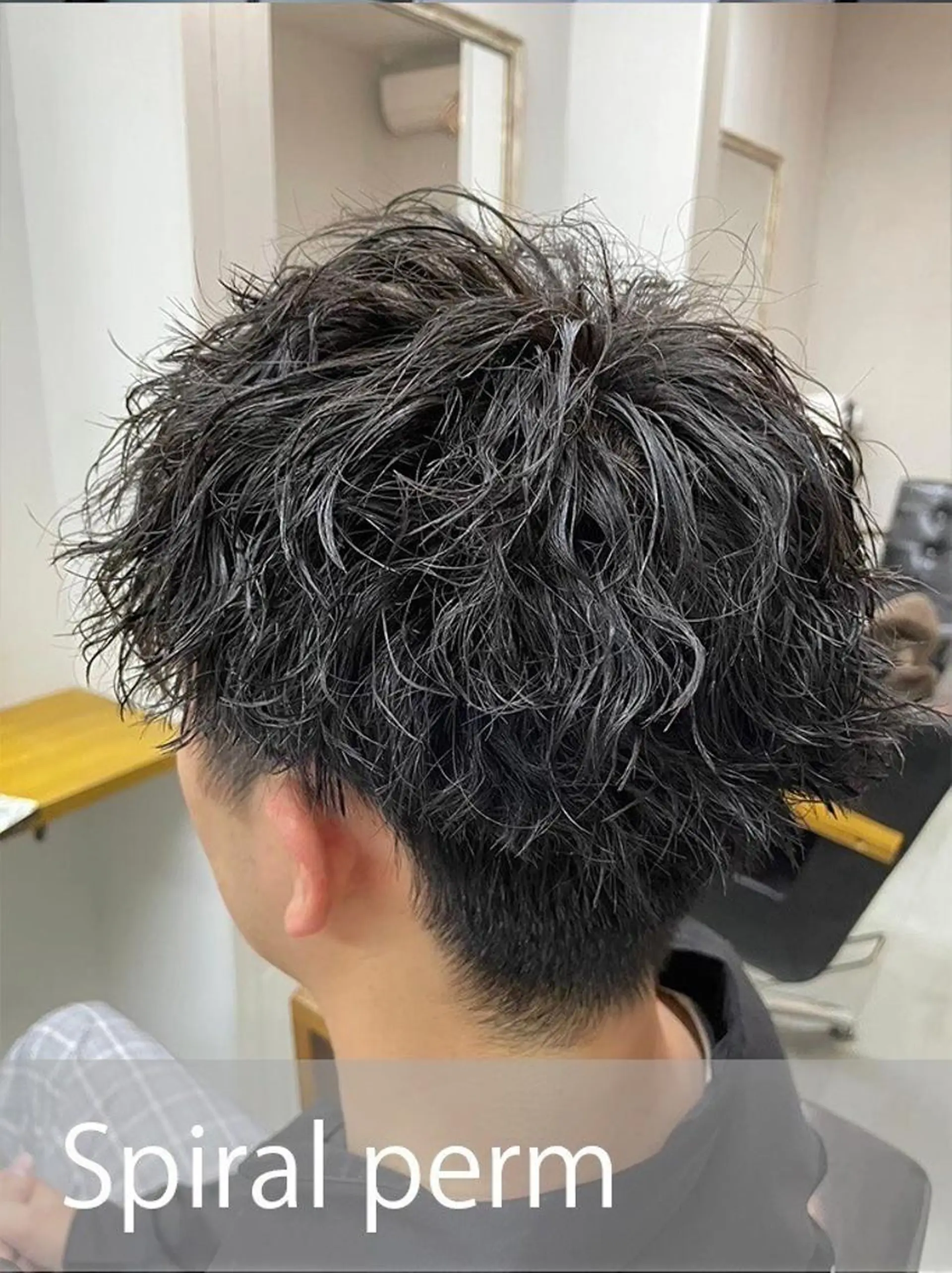 ショート パーマ メンズ カット パーマ PEQSS HAIRのヘアスタイル