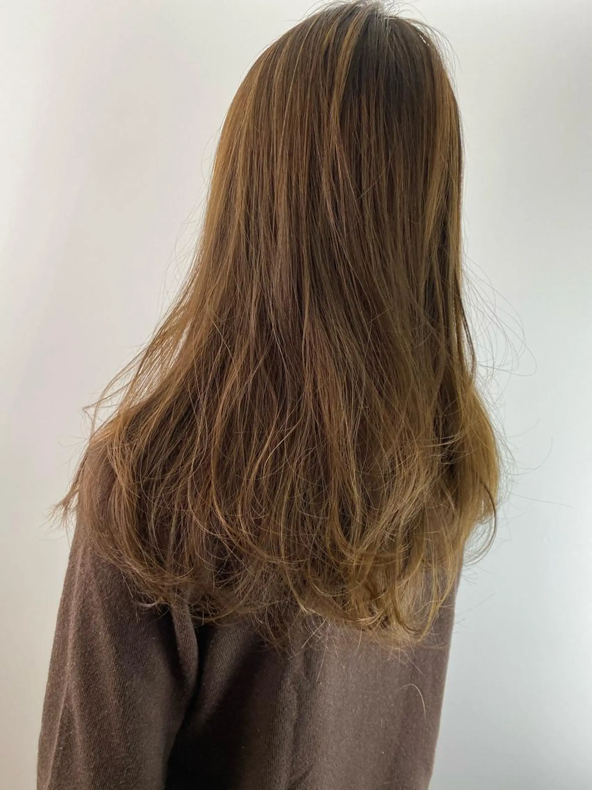 セミロング カラー ベージュカラー AVANCE京橋所属・ハイトーンヘア/ 島崎　タクミのヘアスタイル