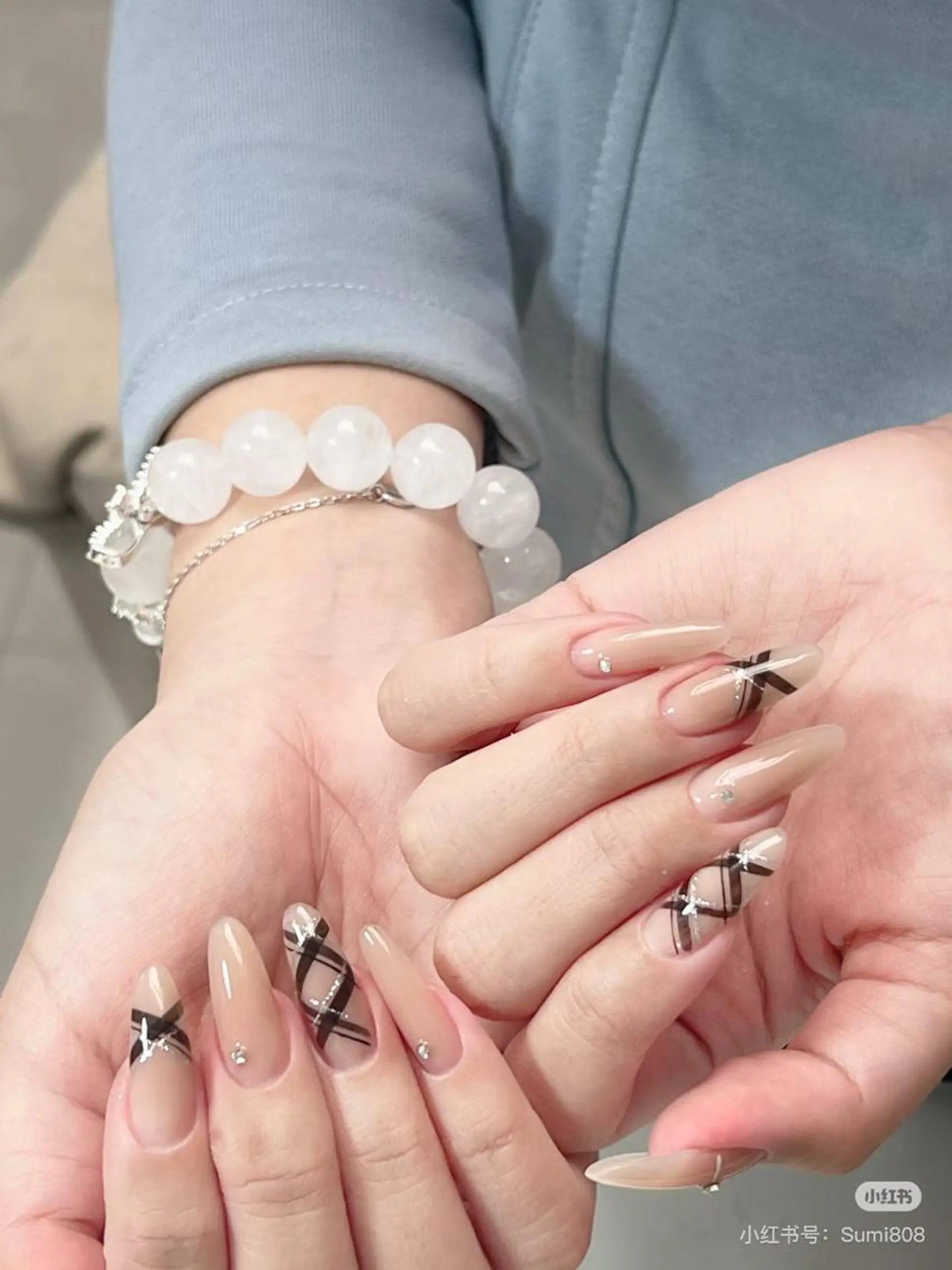 ネイル オーロラネイル チークネイル 長さ出し フットネイル フレンチネイル ハンドネイル ハンドケア lily nailのネイルデザイン