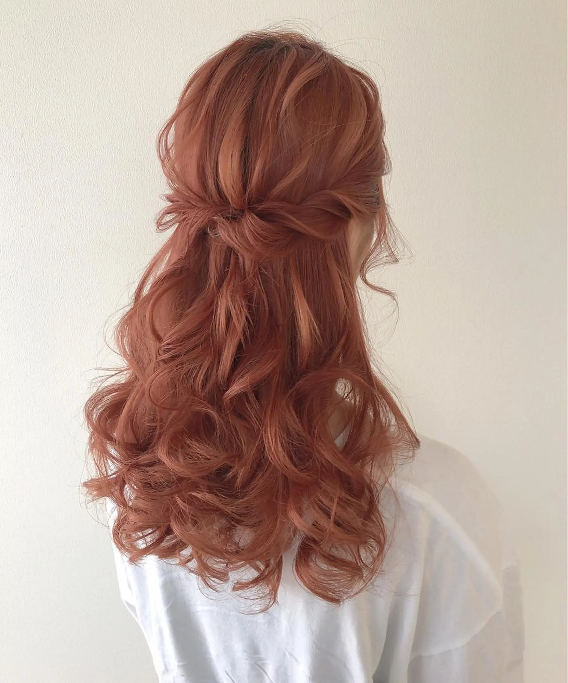 ロング カラー ヘアアレンジ autre所属・大久保 ひでなりのヘアスタイル