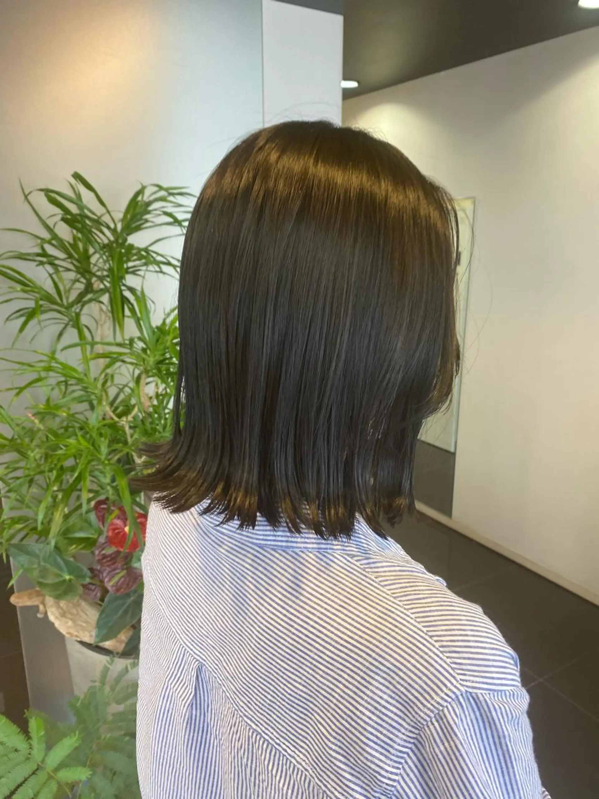 ミディアム カラー 黒髪 ブルーカラー ブルーブラック ブリーチカラー/ベー ジュ/Hono🦖のヘアスタイル