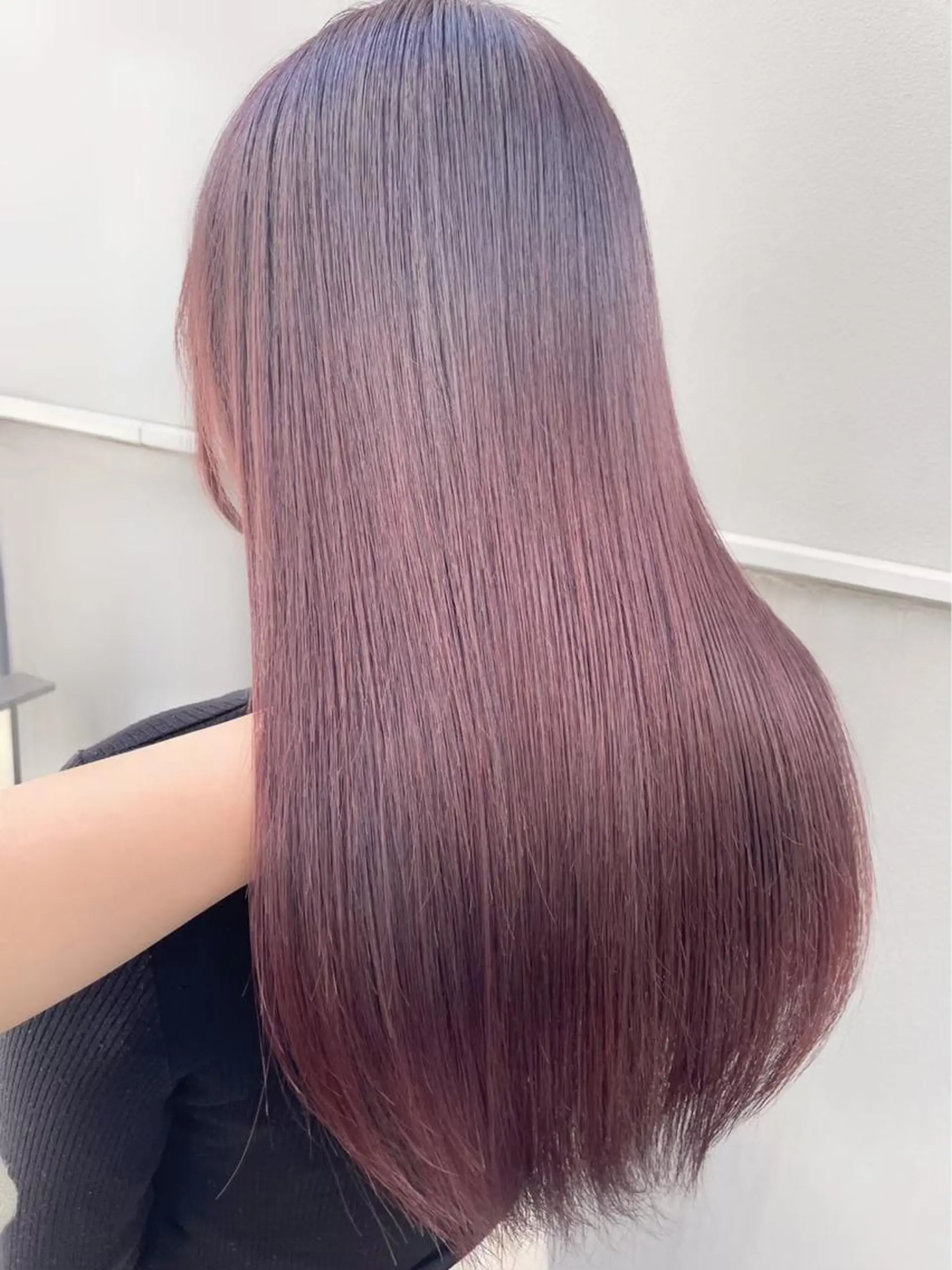 ロング カラー アッシュ ピンクカラー 中村 彩乃のヘアスタイル