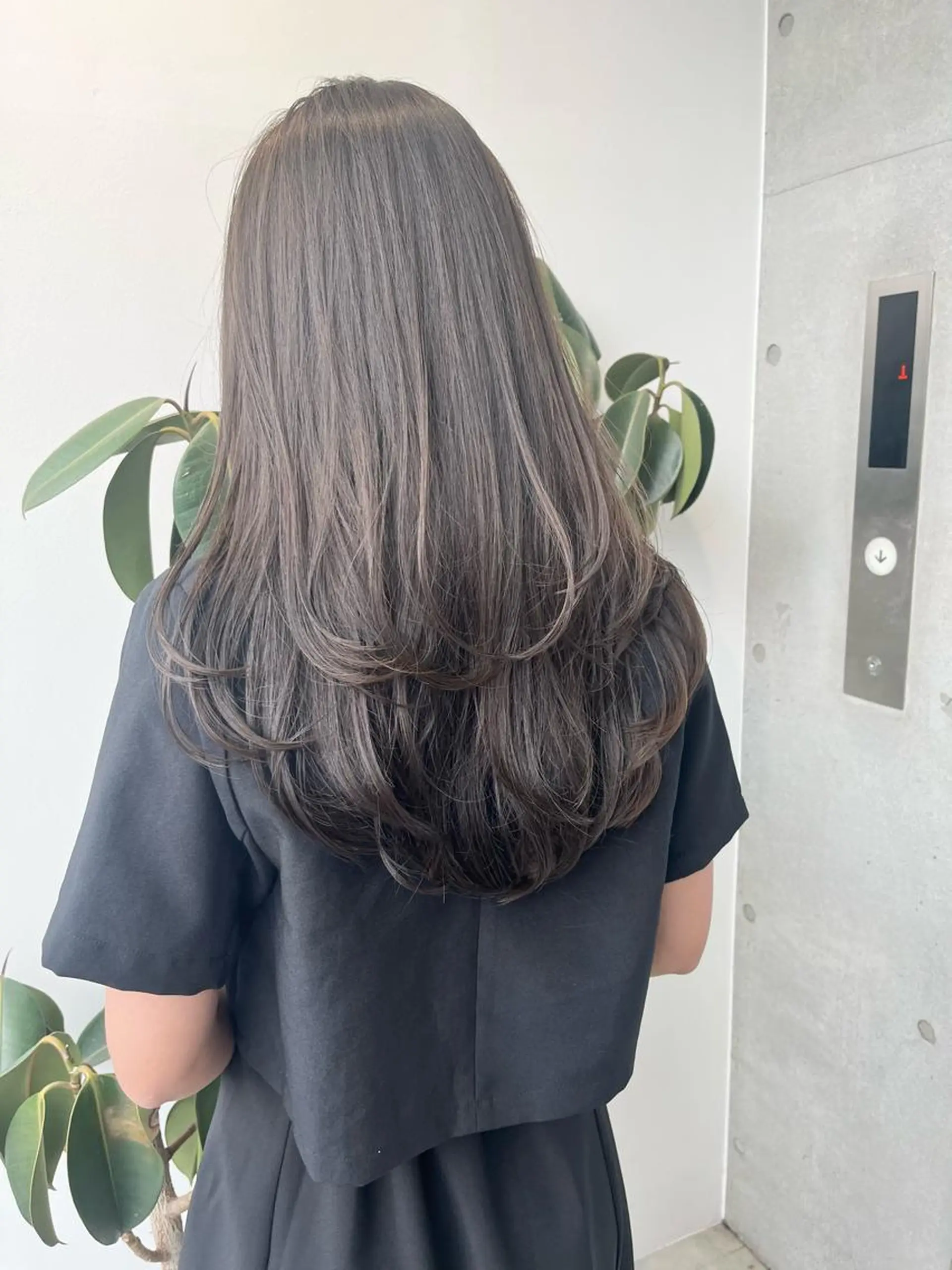 ロング カラー パーマ ヘアアレンジ ヘアカラー トリートメント 透明感/オリーブ/ グレージュ/YUKAのヘアスタイル