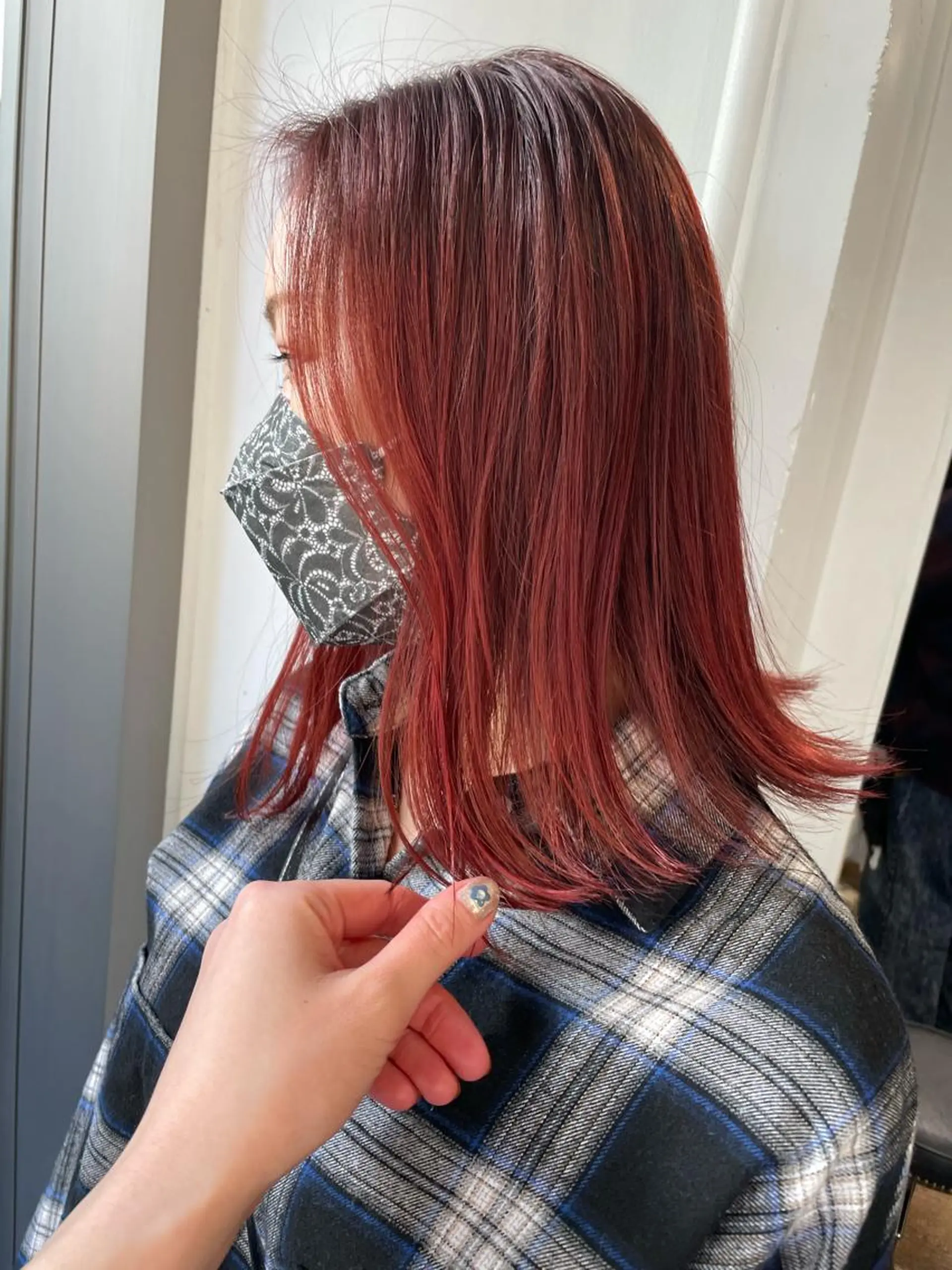 ミディアム カラー ブリーチ ダブルカラー ブリーチなしカラー カット ヘアカラー ブリーチなしで透け感 暖色カラーボブaoiのヘアスタイル