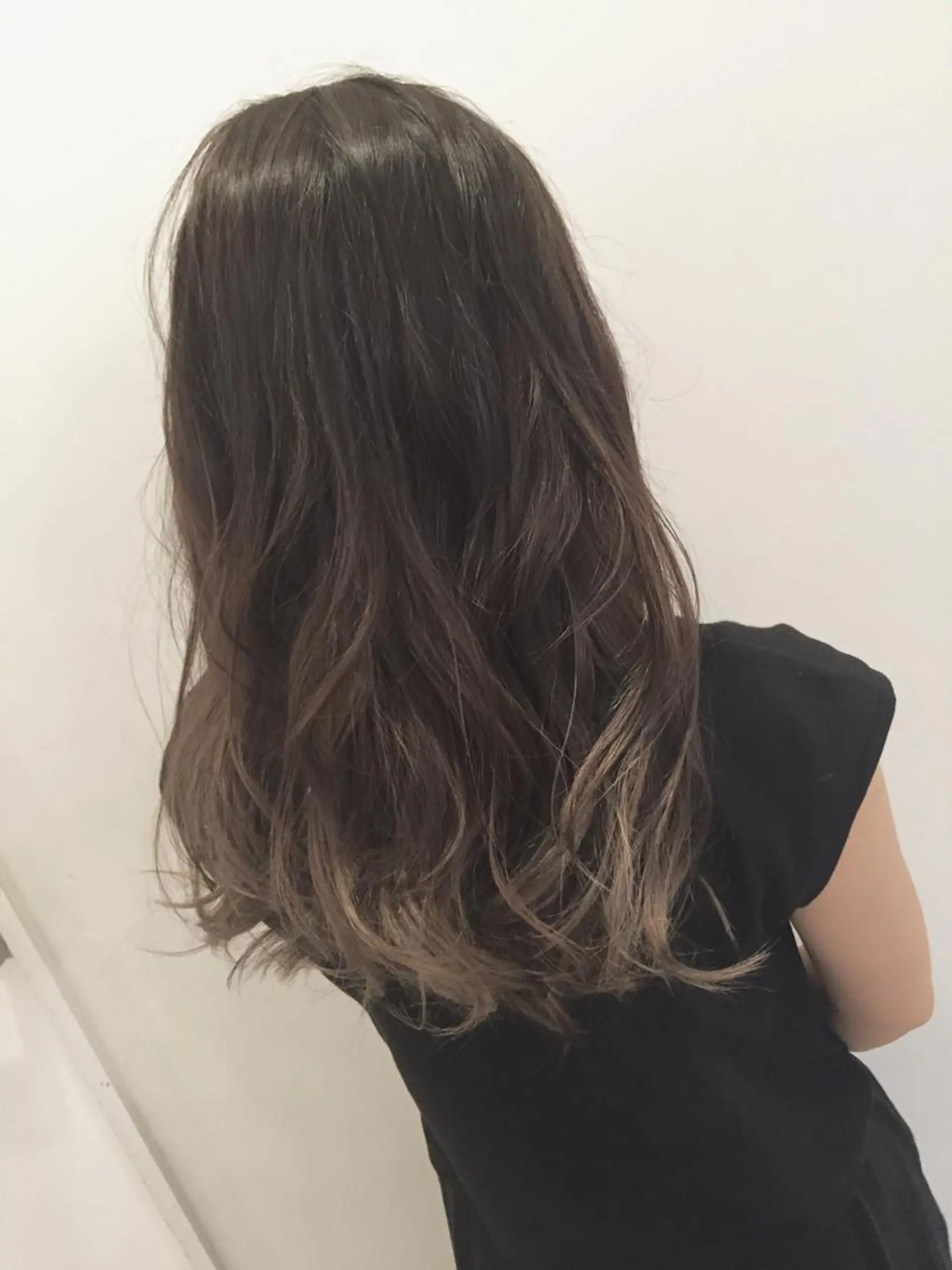 ミディアム セミロング ロング カラー アッシュ グラデーションカラー ハイライトカラー ハイライト lafith hair dope所属・[外国人風カラー] 店長 田中健太のヘアスタイル