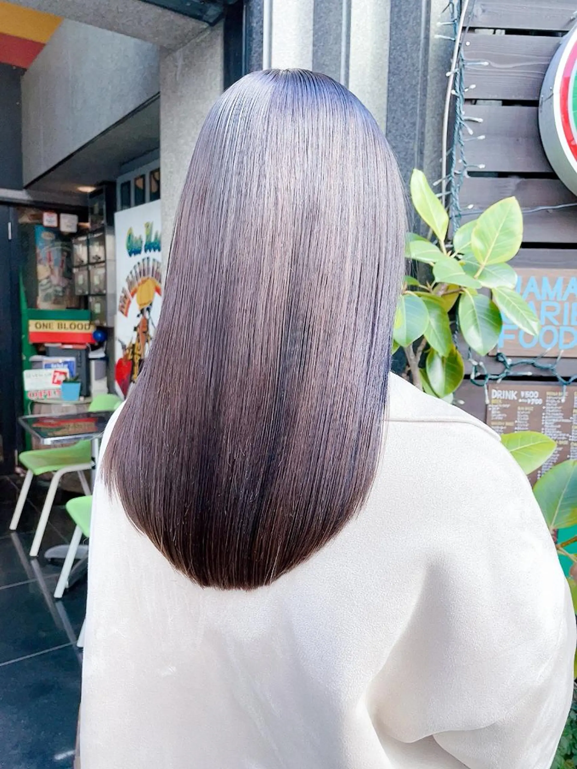 セミロング カラー パーマ ネイル マツエク・マツパ アイブロウ Chic シックのヘアスタイル