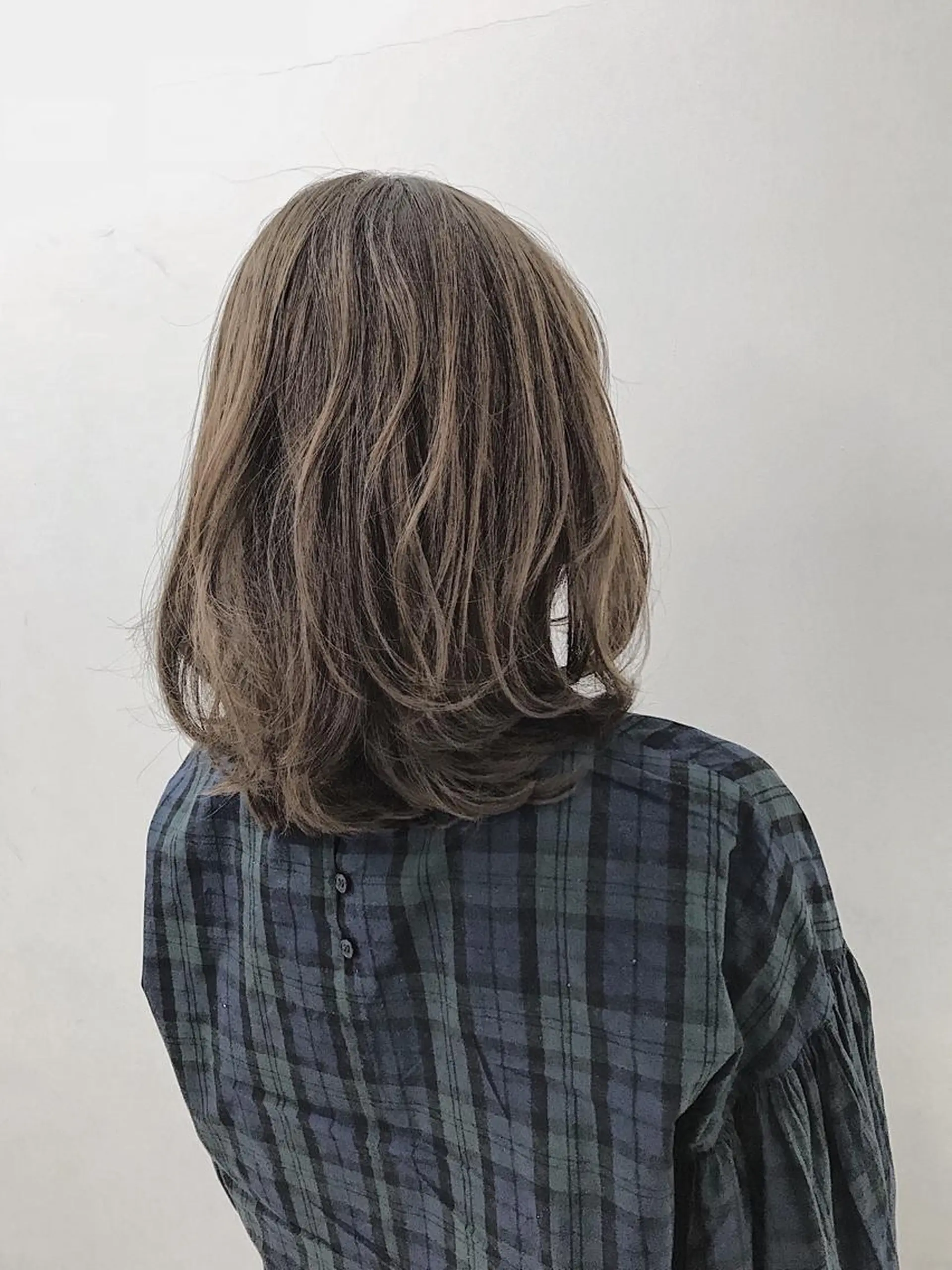 ミディアム カラー ブリーチカラー/ 岩破瑞希のヘアスタイル