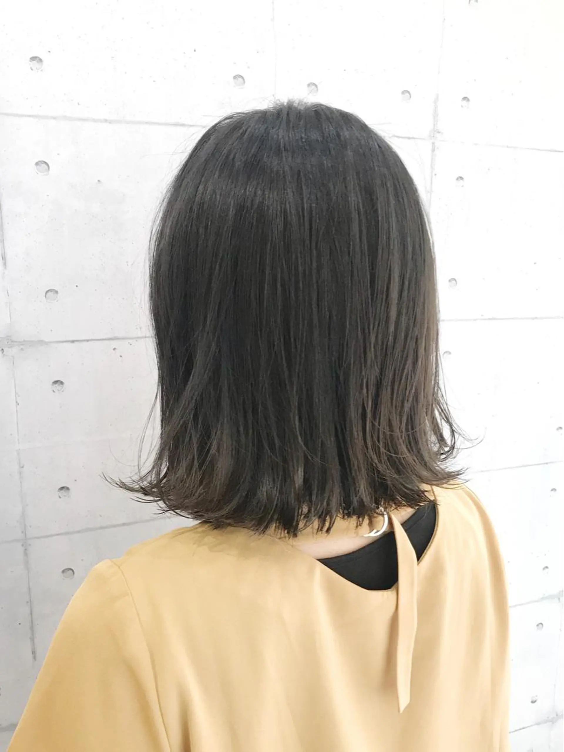 ショート カラー ダークグレー ダークグレージュ グレージュ カット ヘアカラー トリートメント 高木 麻知子のヘアスタイル