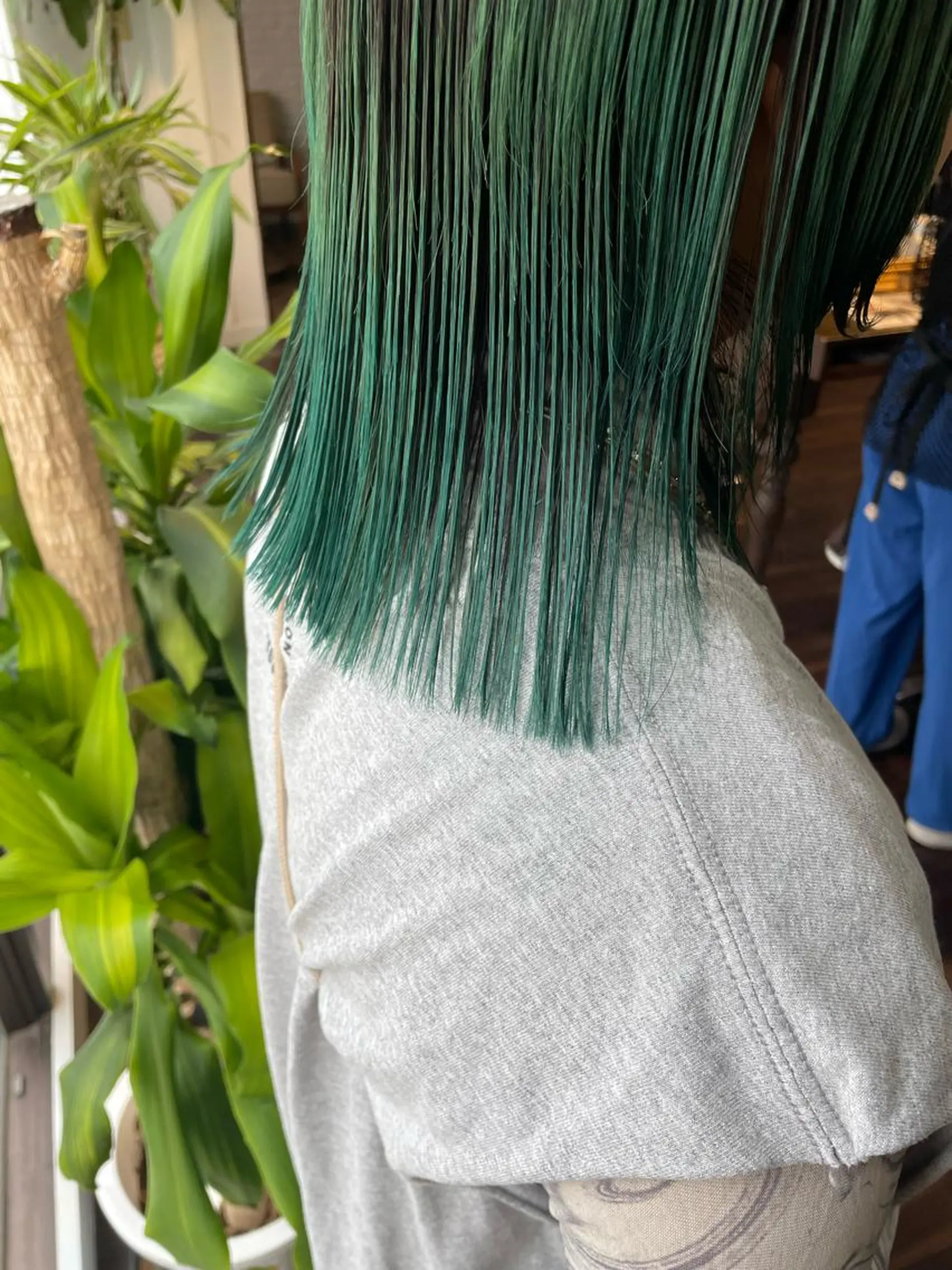 ミディアム カラー オカモト ミユウのヘアスタイル