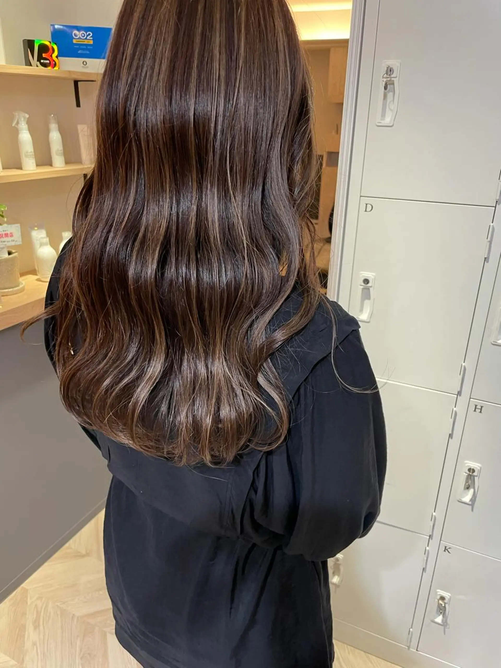 ロング カラー akane .のヘアスタイル