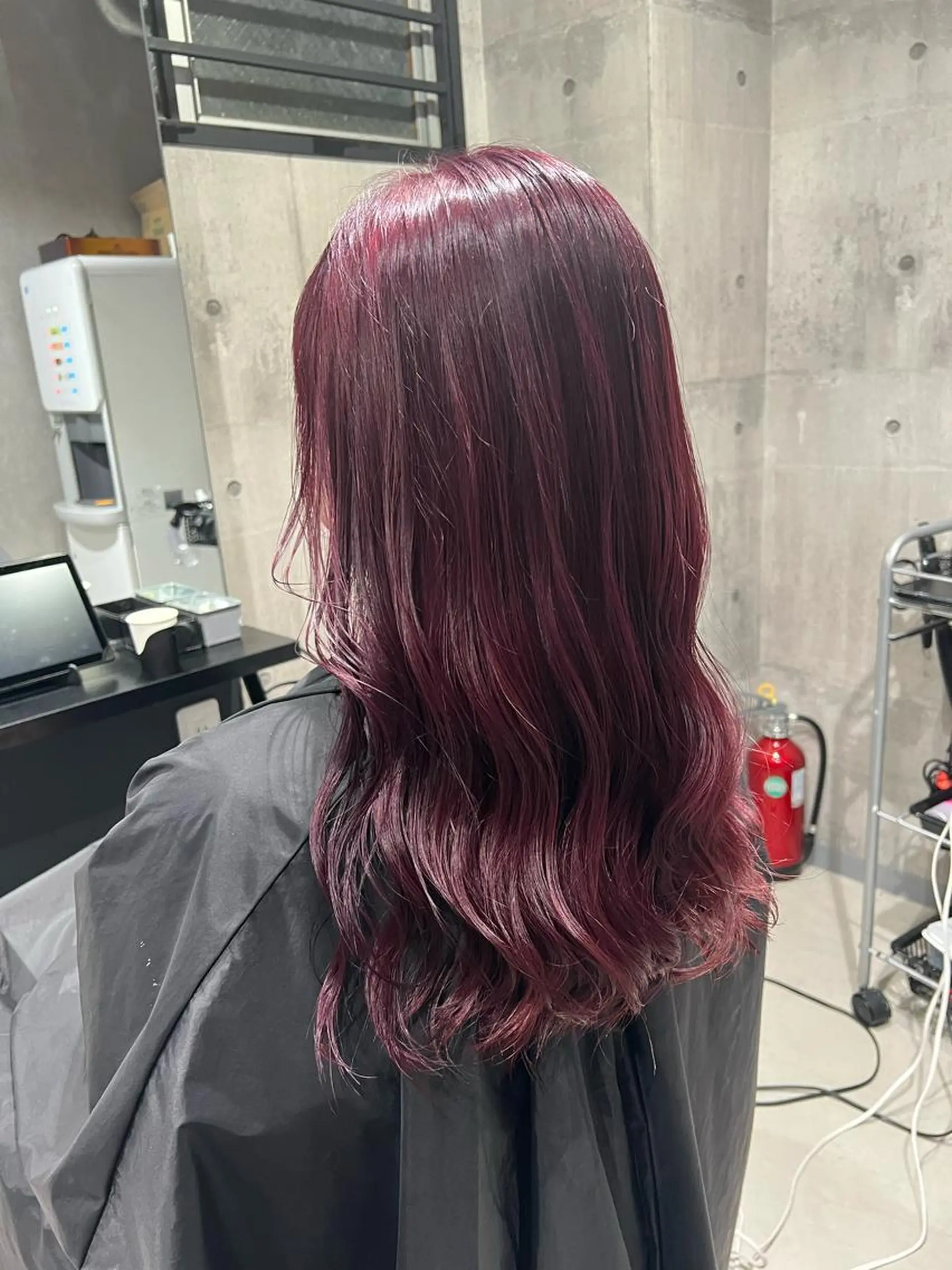 ロング カラー レッドカラー mimiiy梅田 中崎町ハイトーンのヘアスタイル