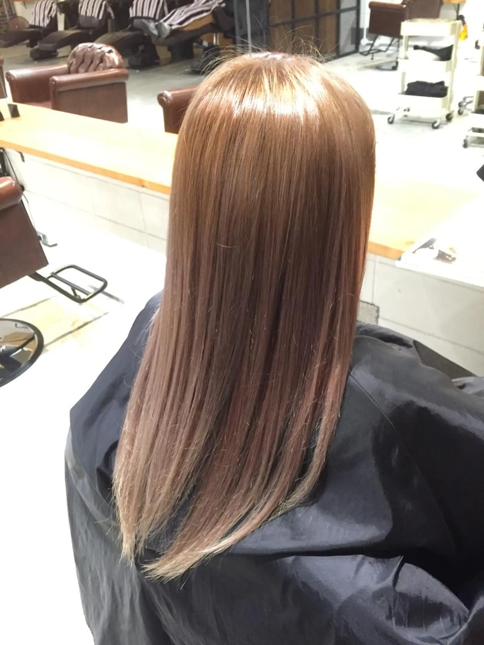 セミロング ロング カラー アッシュ ベージュカラー 竹嶌 健吾のヘアスタイル