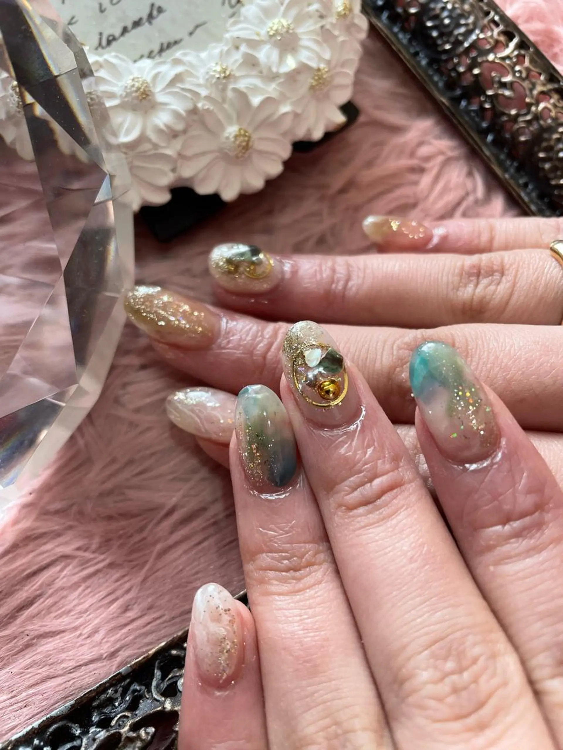 ミディアム ネイル Parfum パルファンのネイルデザイン