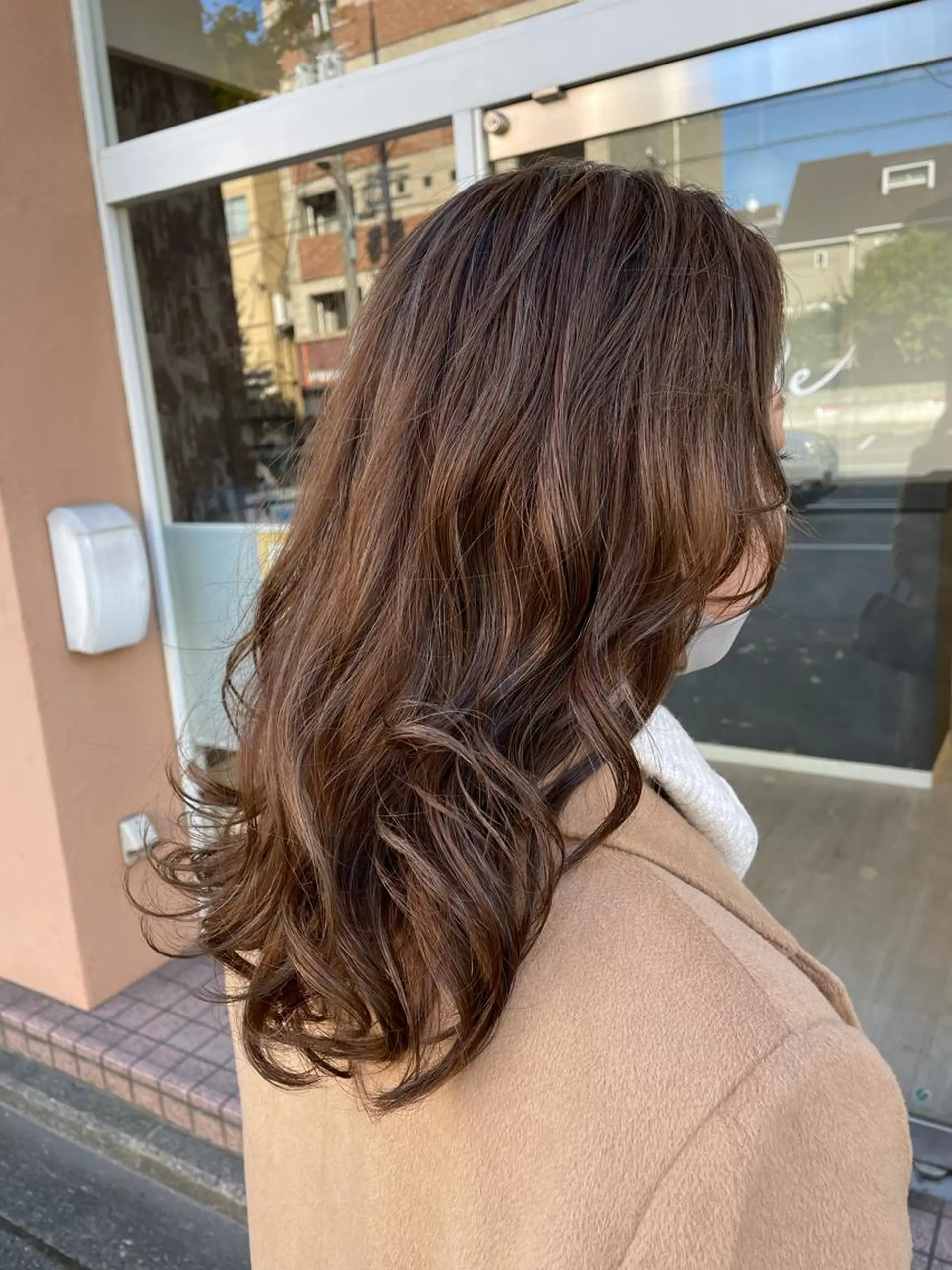 セミロング カラー デザインカラー ハイライトカラー ハイライト Hair salon Reve〜レーヴ〜所属・髪質改善・美髪矯正 特化型美容師・北野のヘアスタイル