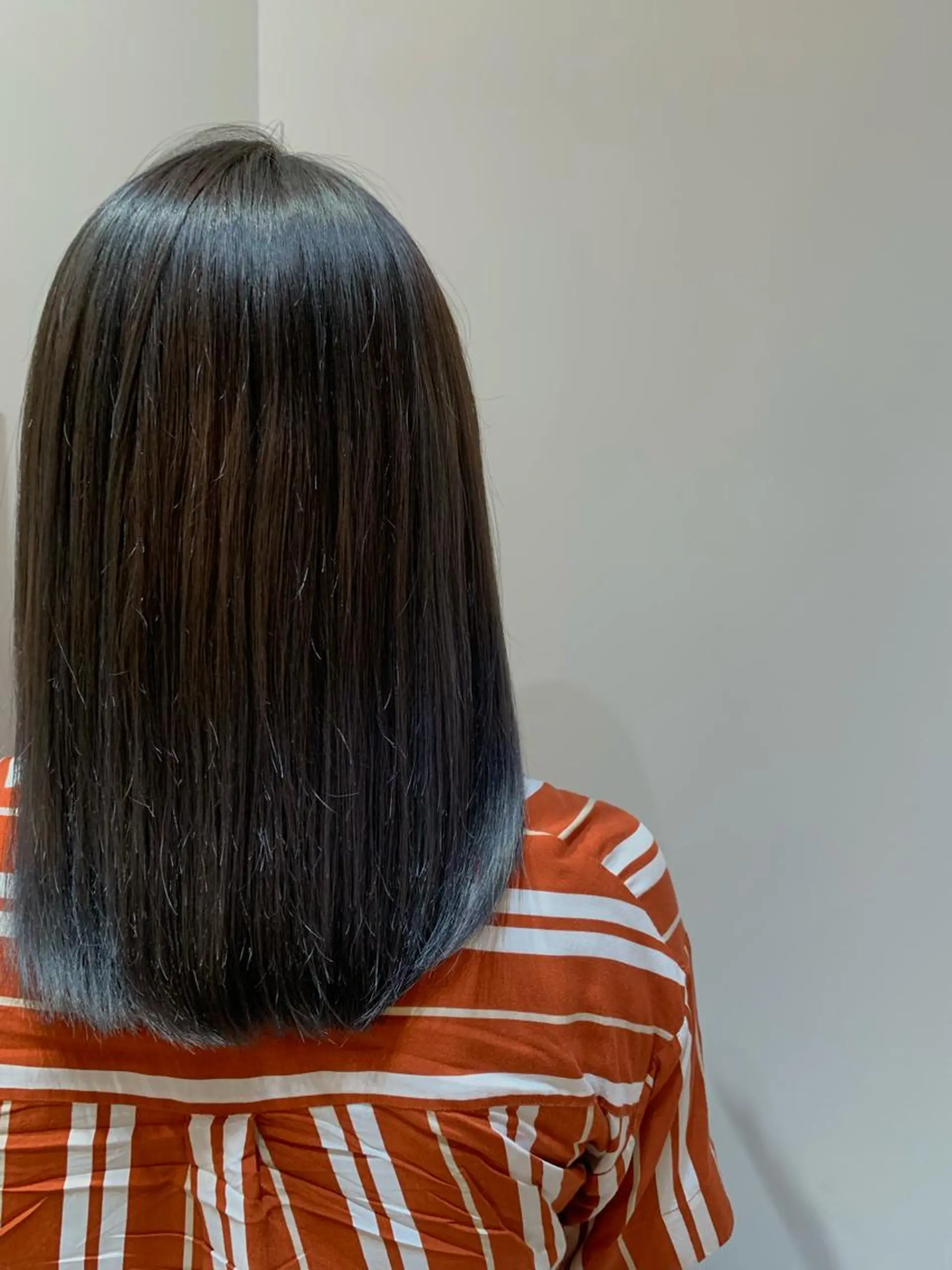 セミロング カラー アッシュ ブリーチ グラデーションカラー 美容室moon所属・韓国スタイル🇰🇷 annaのヘアスタイル