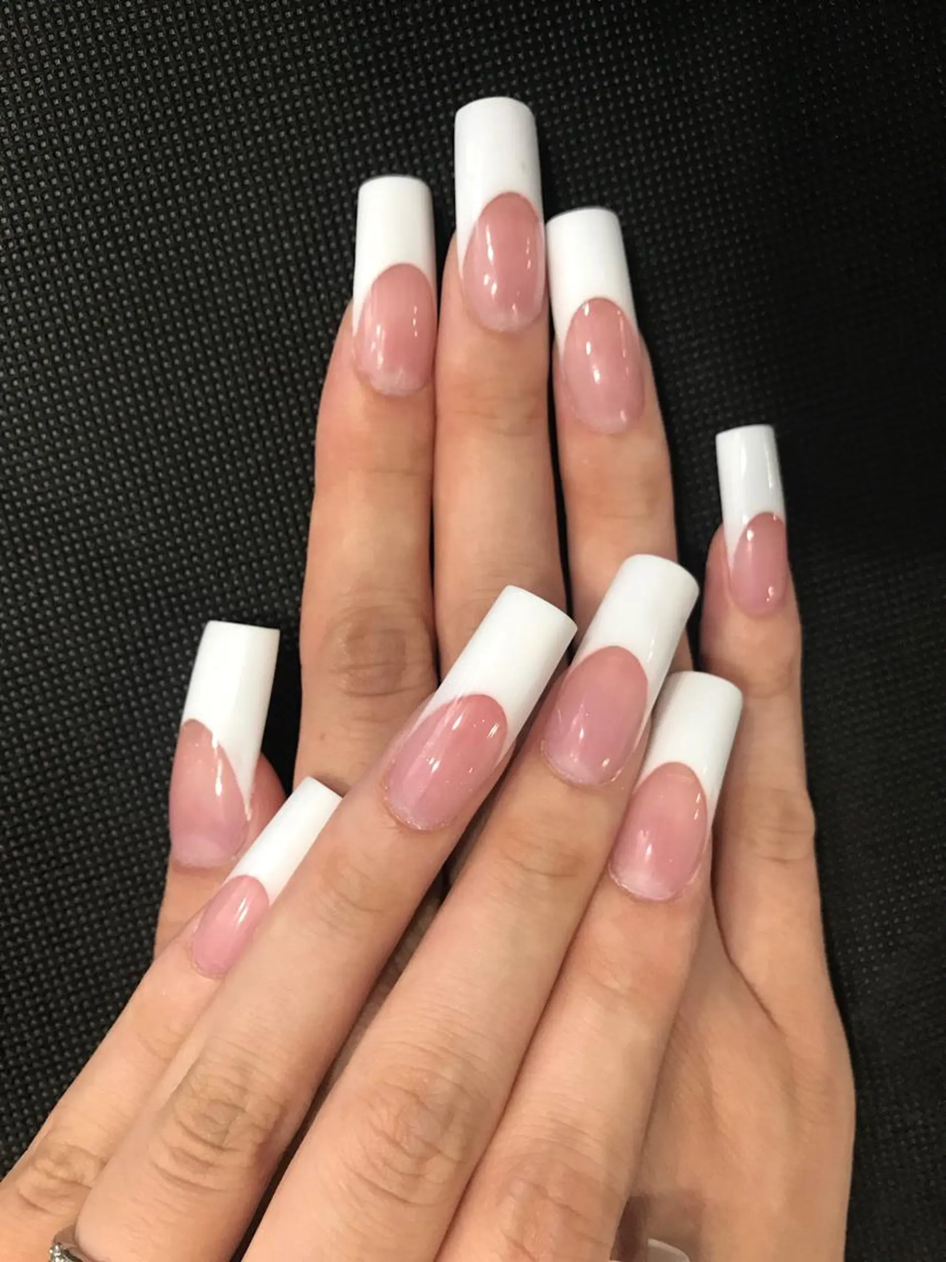 ネイル フレンチネイル スカルプネイル ネイルサロンAR 聖蹟桜ヶ丘店のネイルデザイン